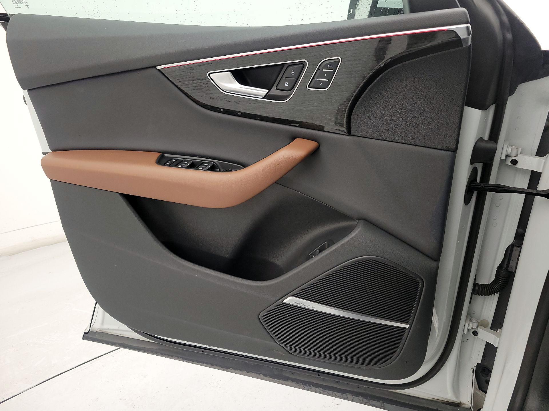 Thumbnail: 2019 Audi Q8 - 12