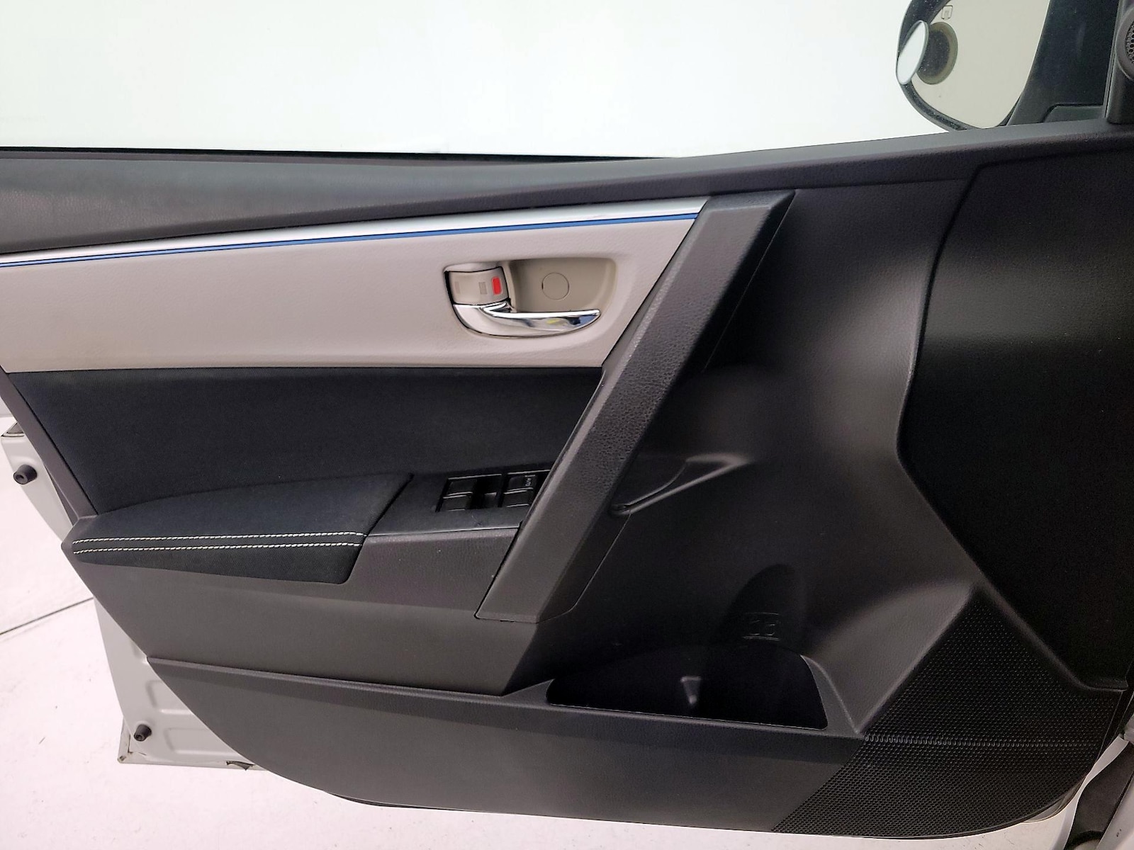 2016 Toyota Corolla LE - Photo 13