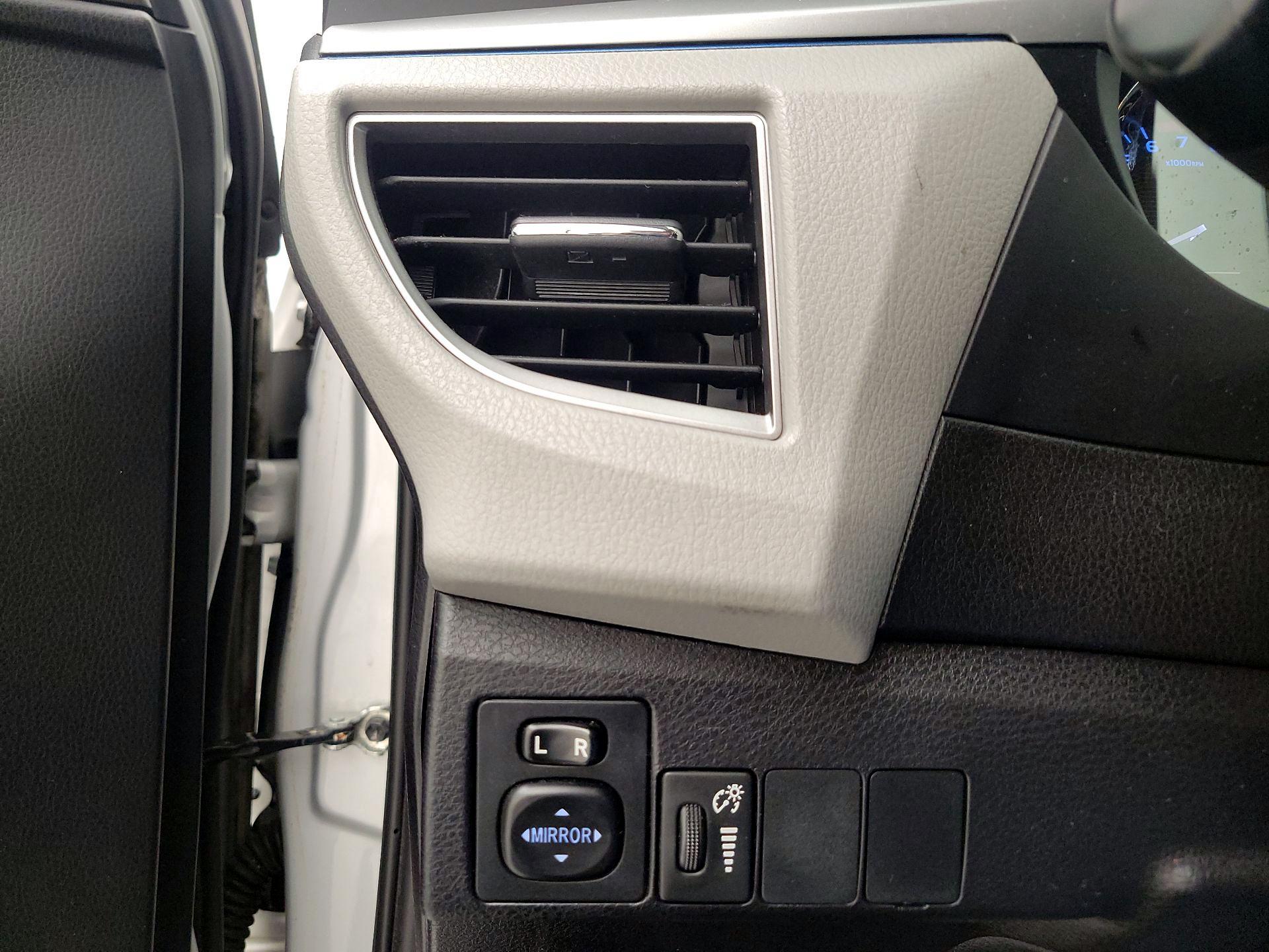 Thumbnail: 2016 Toyota Corolla - 13