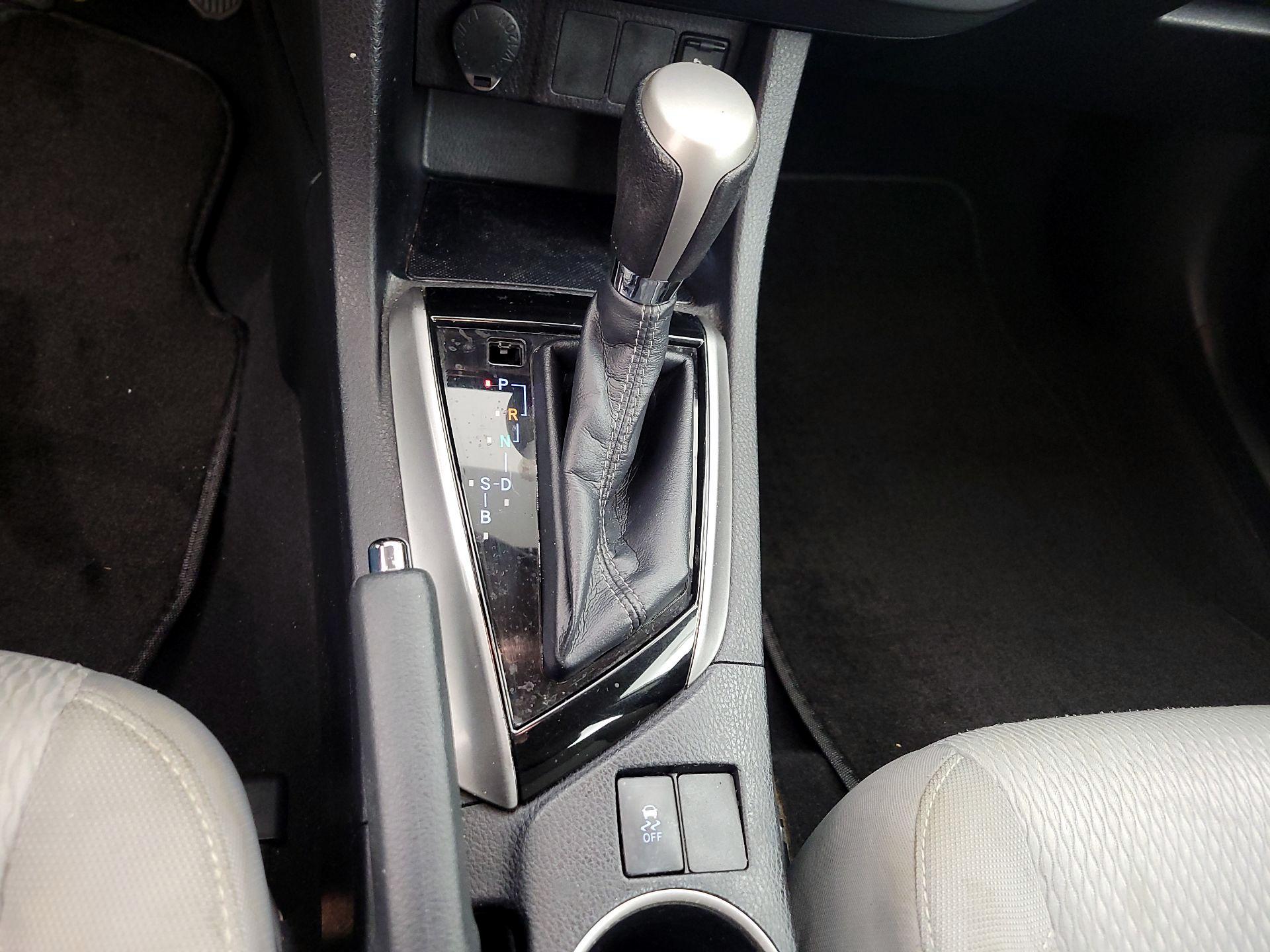 Thumbnail: 2016 Toyota Corolla - 17