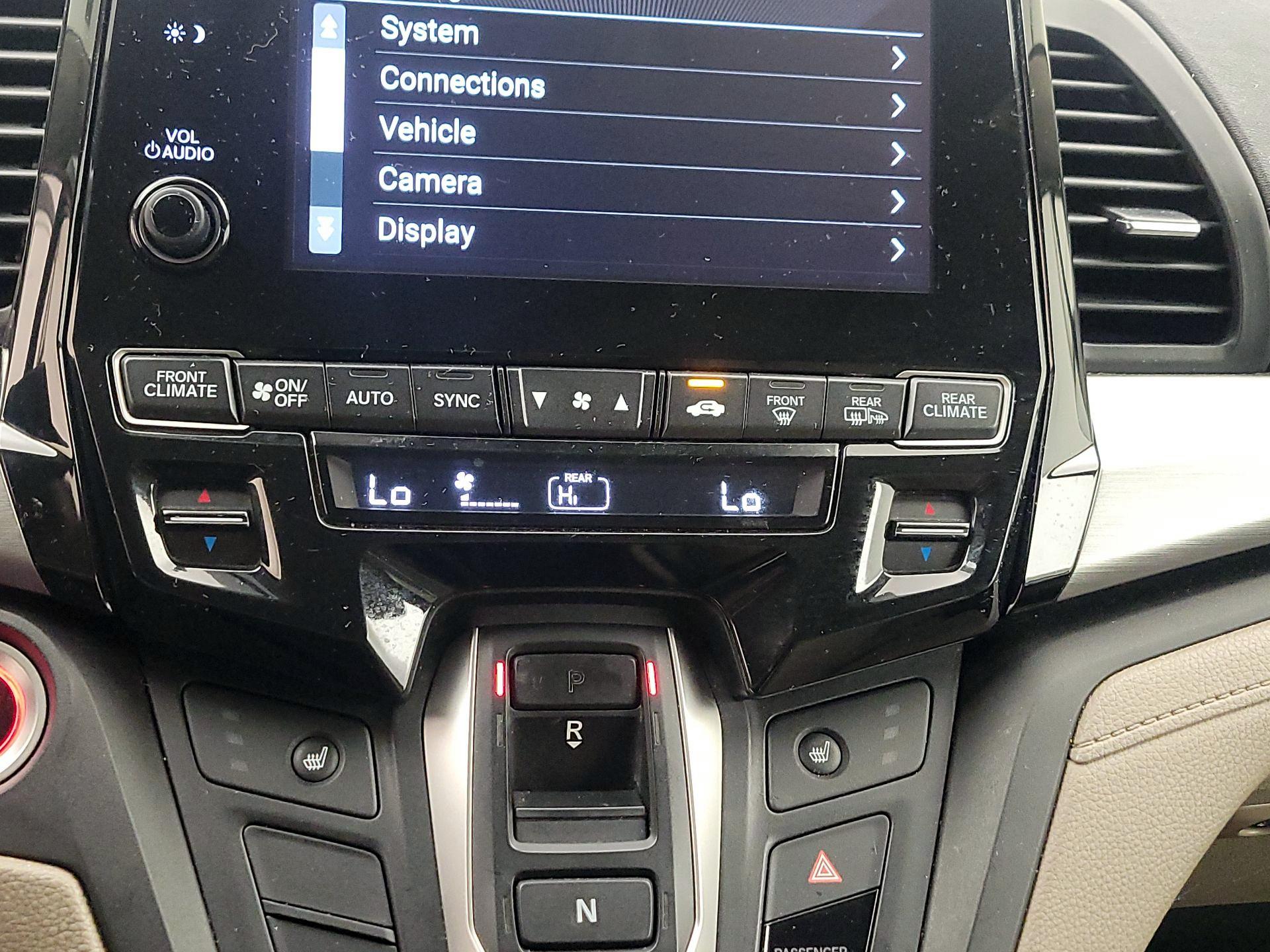 Thumbnail: 2019 Honda Odyssey - 16