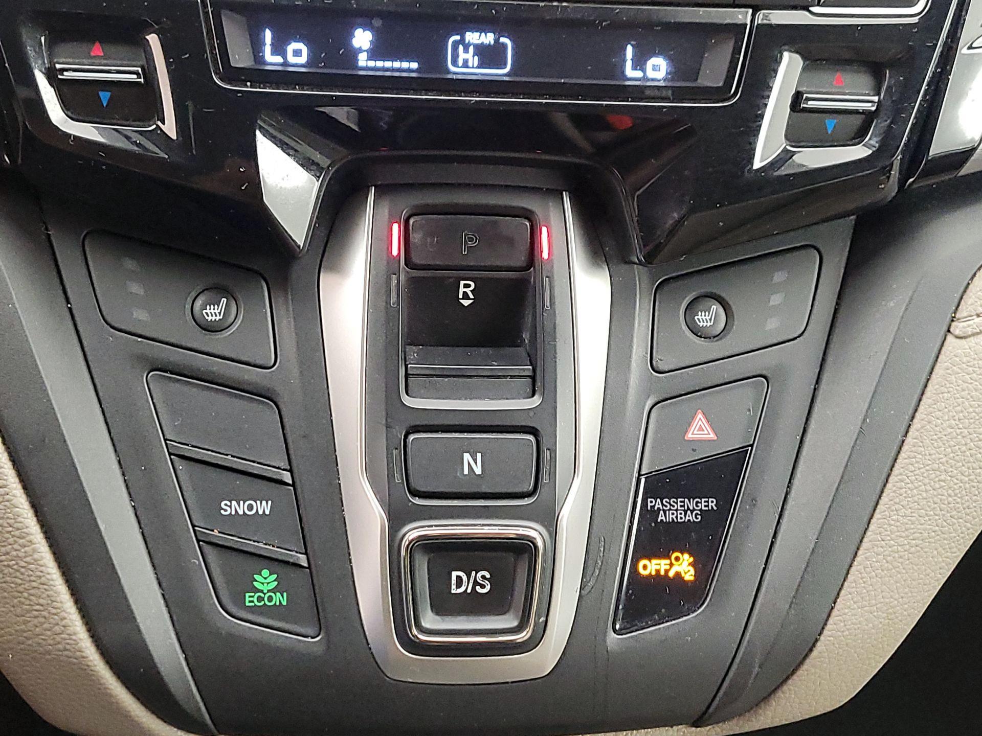 Thumbnail: 2019 Honda Odyssey - 17