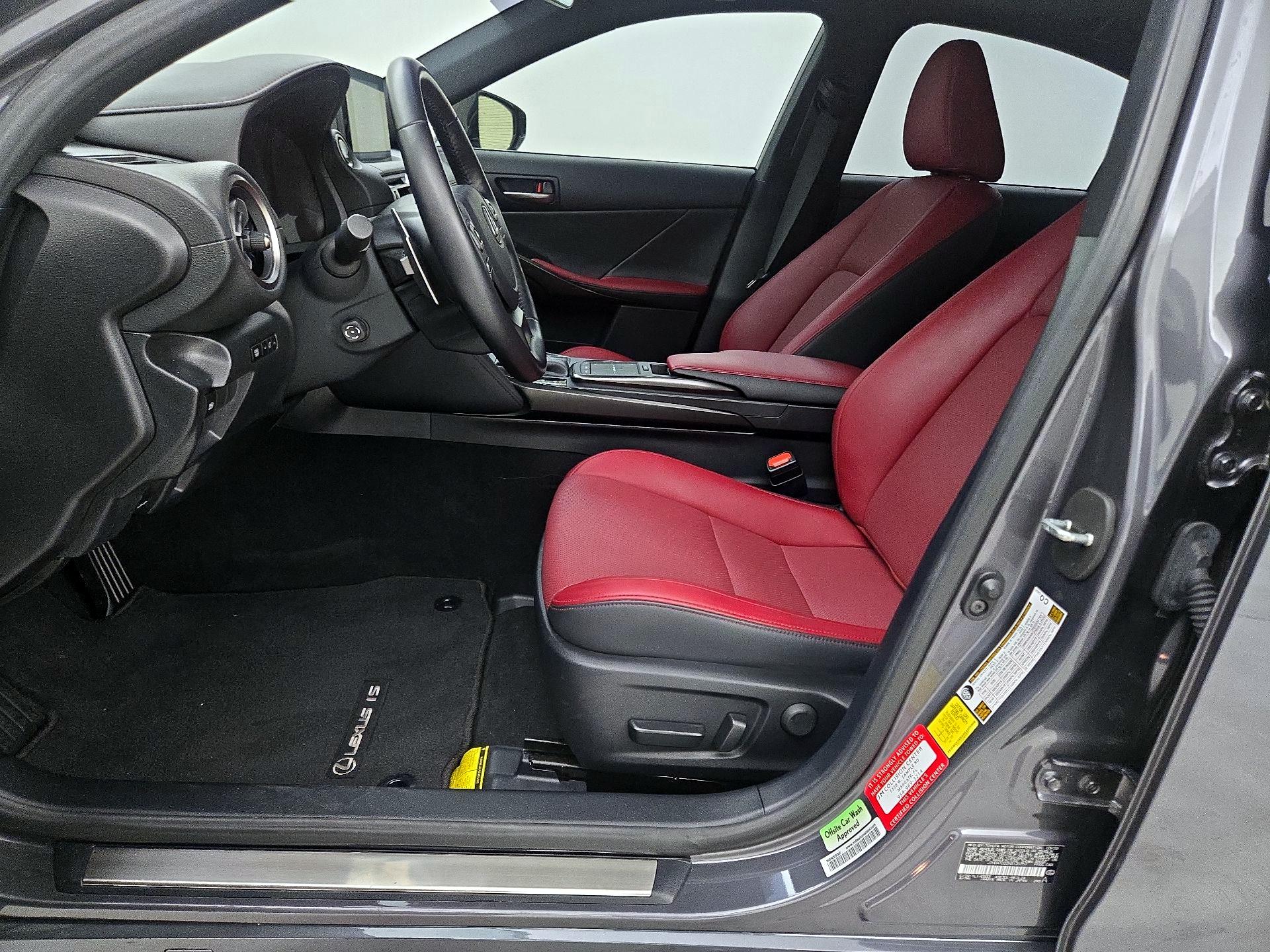 Thumbnail: 2022 Lexus IS - 11