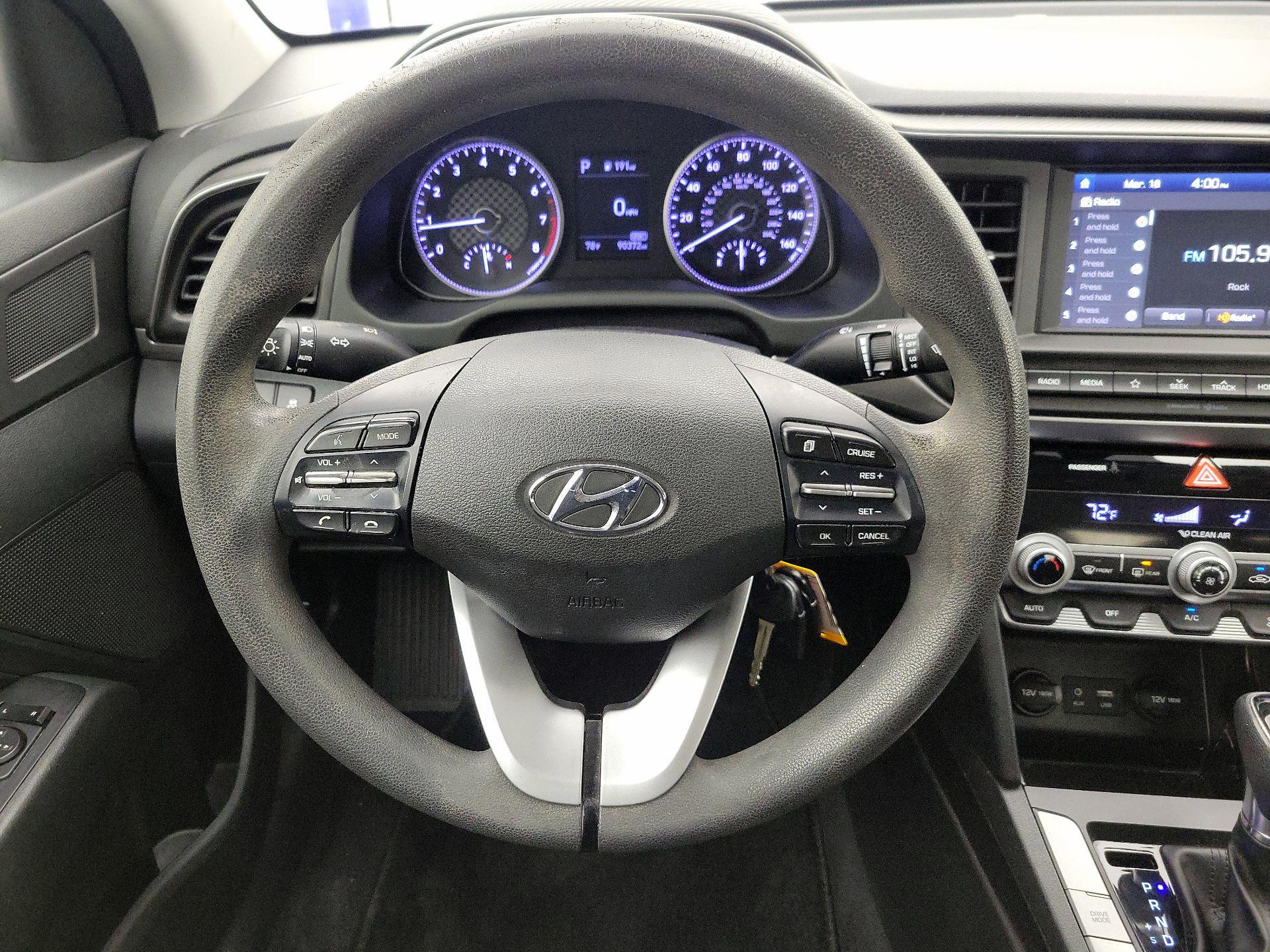 Thumbnail: 2020 Hyundai Elantra - 10