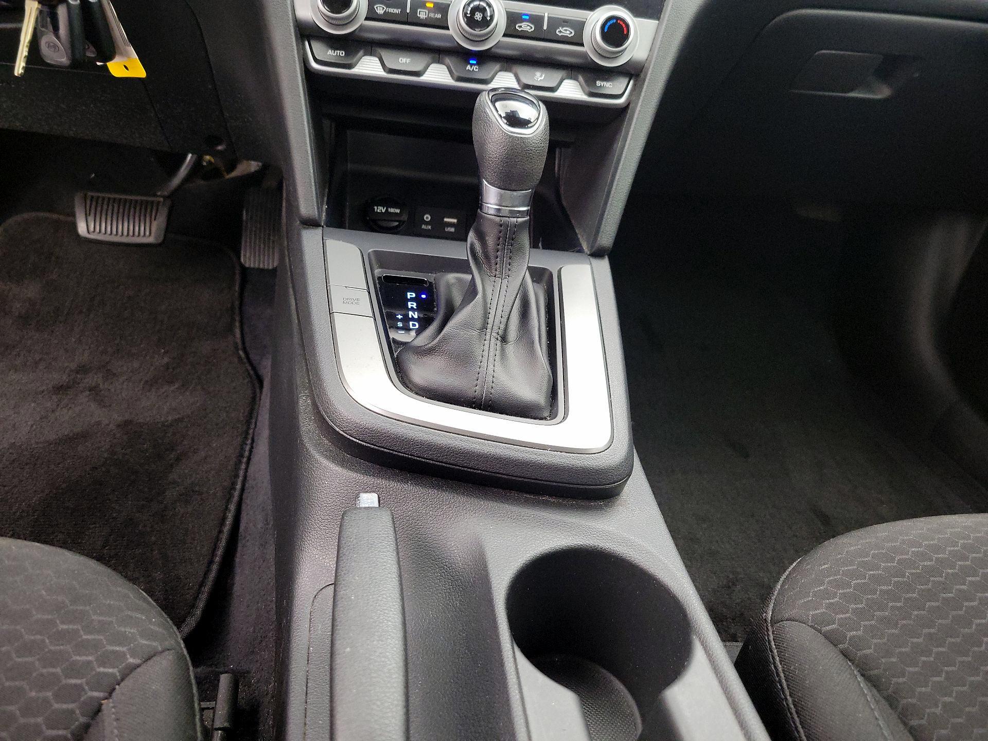 Thumbnail: 2020 Hyundai Elantra - 17