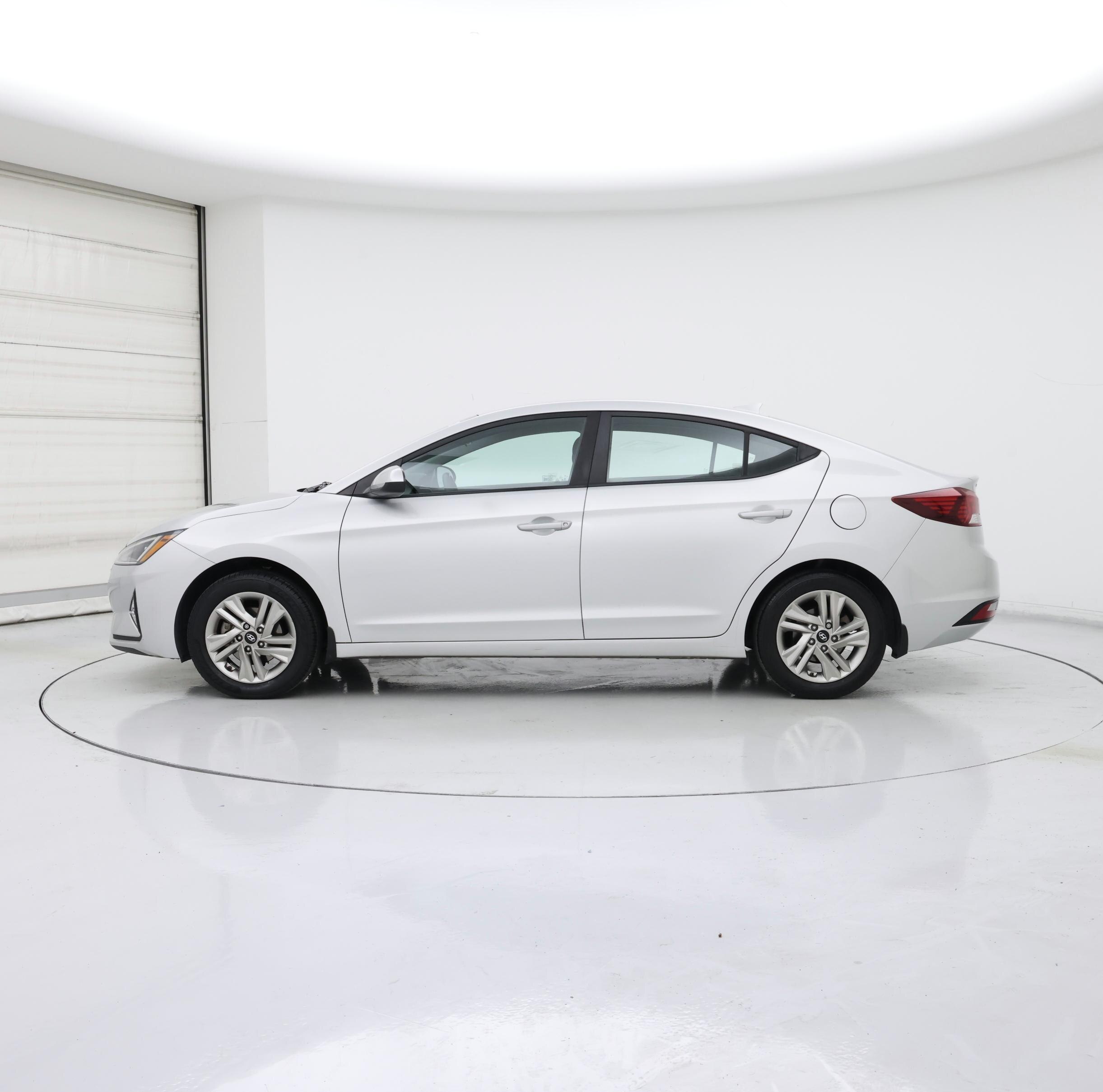 Thumbnail: 2020 Hyundai Elantra - 3