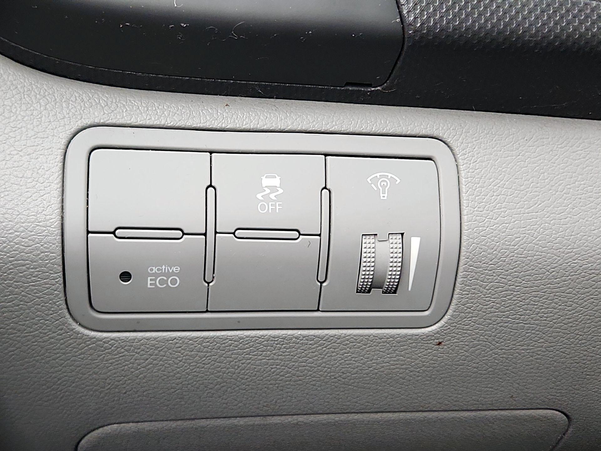 Thumbnail: 2015 Hyundai Accent - 13