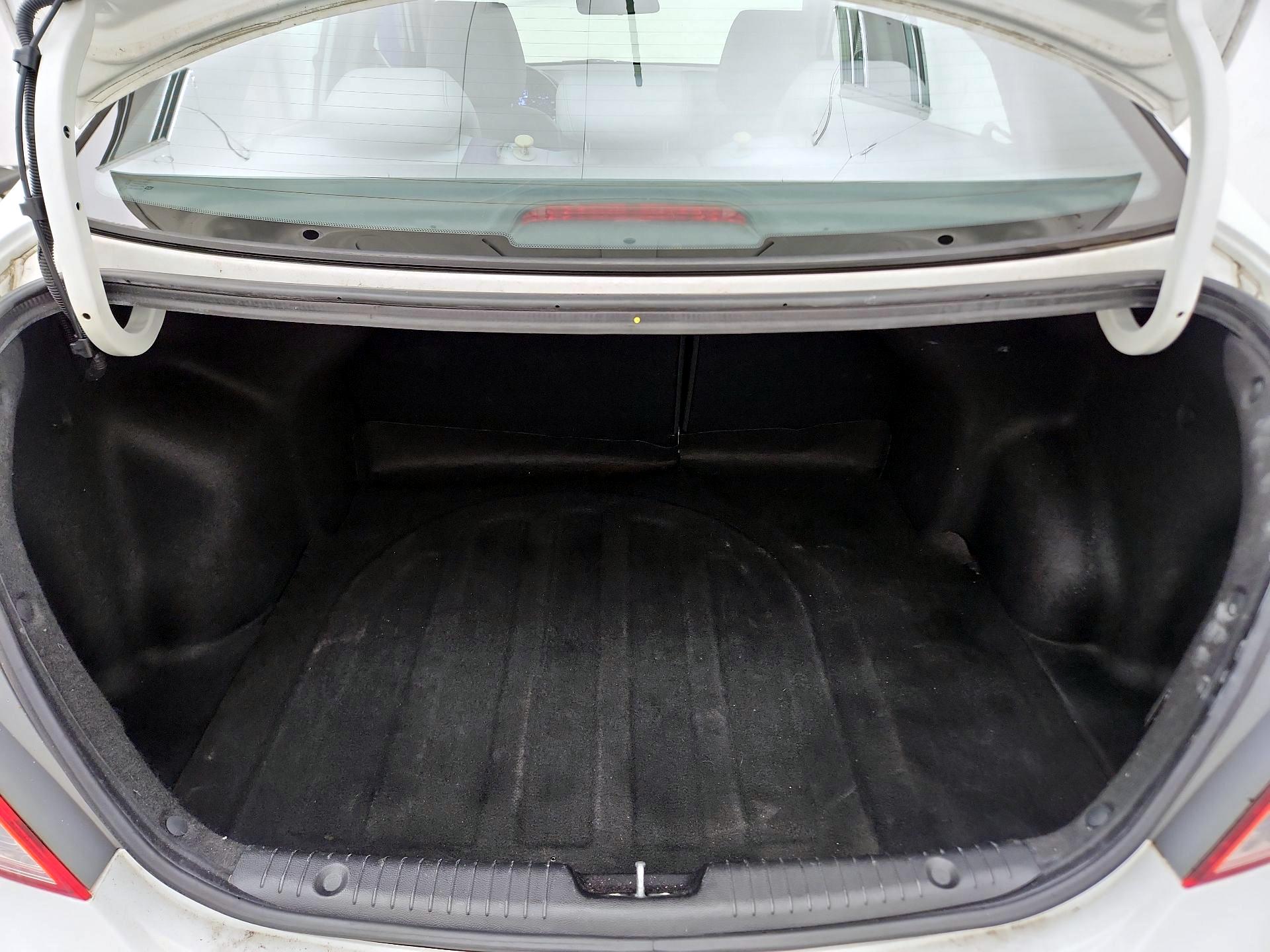 Thumbnail: 2015 Hyundai Accent - 19