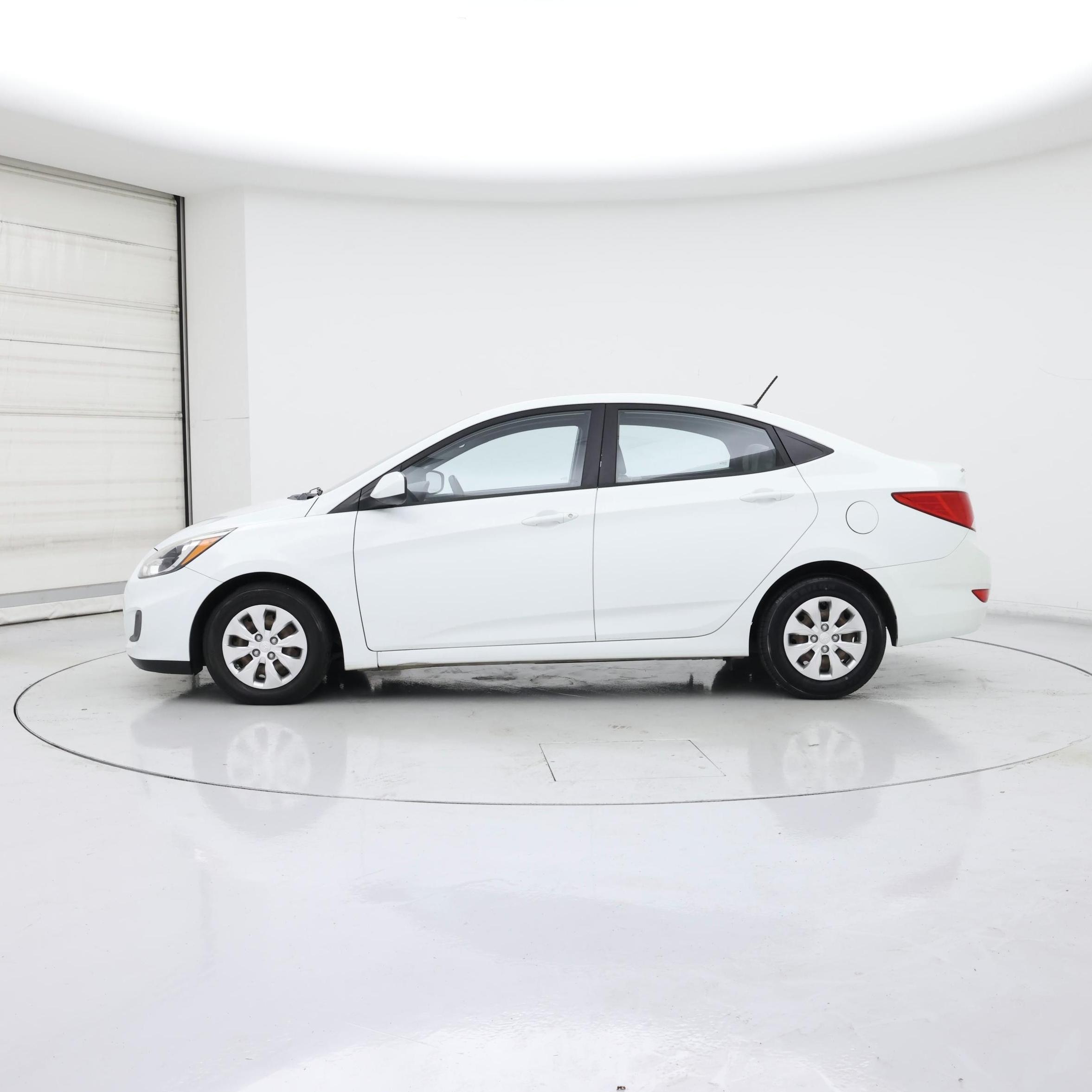 Thumbnail: 2015 Hyundai Accent - 3