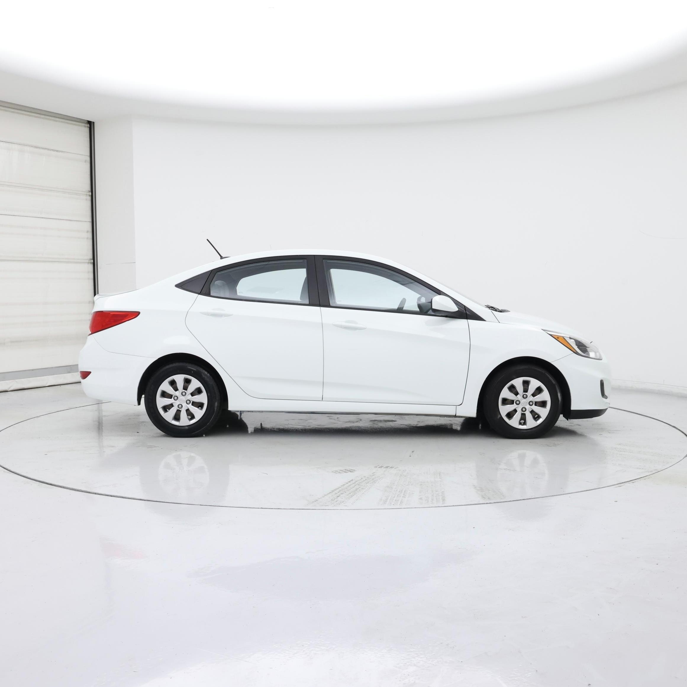 Thumbnail: 2015 Hyundai Accent - 7