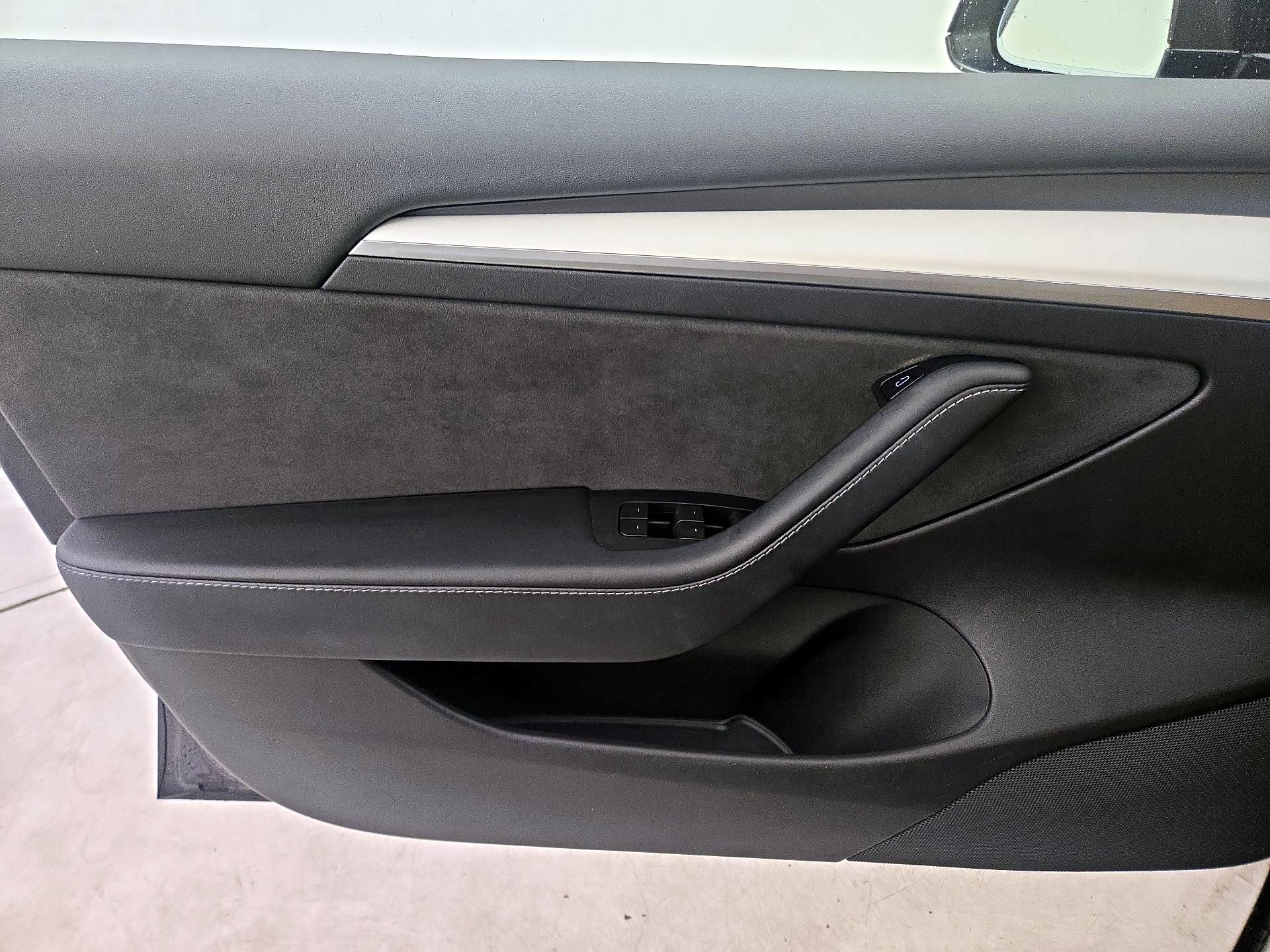 Thumbnail: 2022 Tesla Model 3 - 12