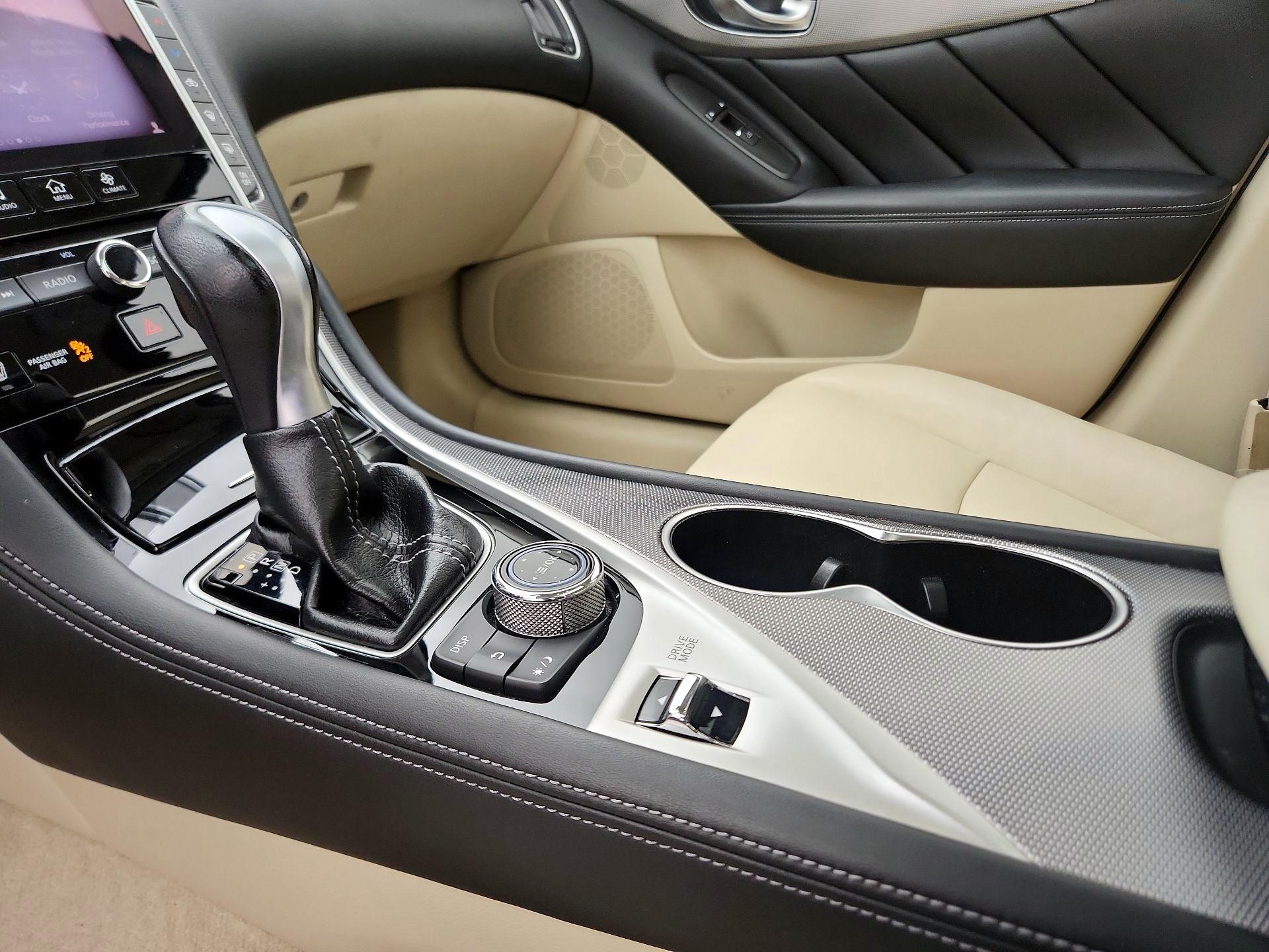 Thumbnail: 2014 INFINITI Q50 - 17