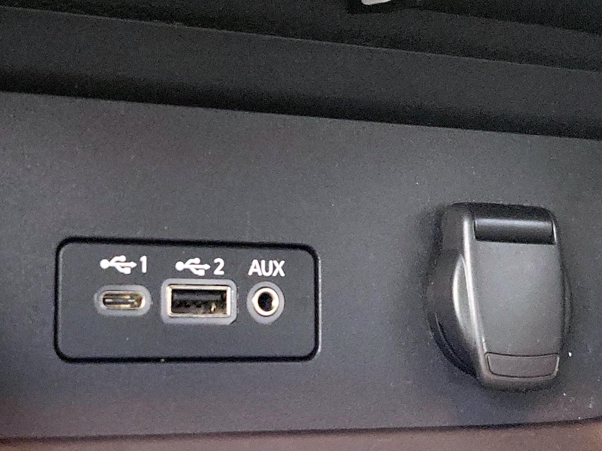 Thumbnail: 2021 Nissan Sentra - 18