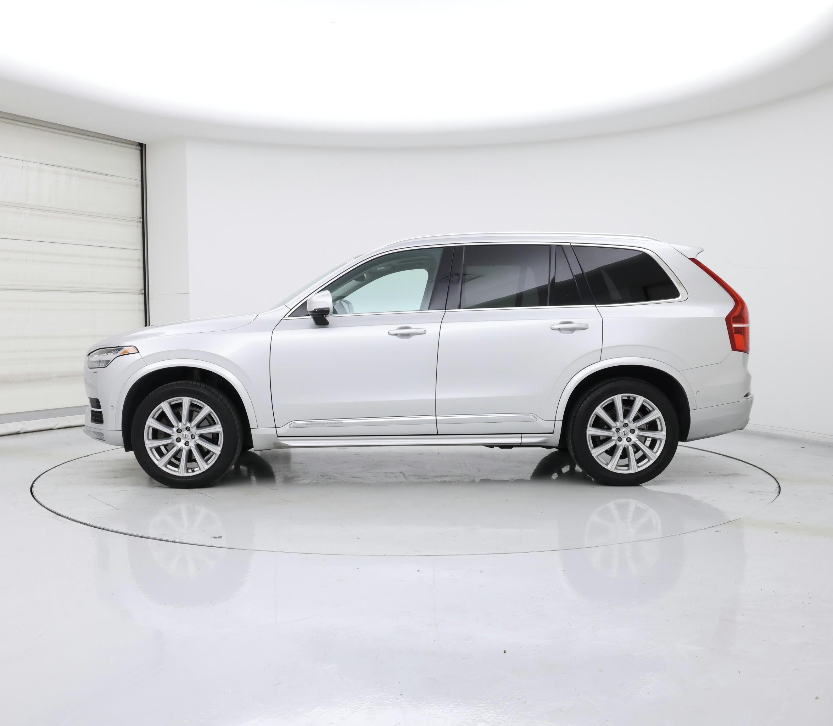 Thumbnail: 2018 Volvo XC90 - 3