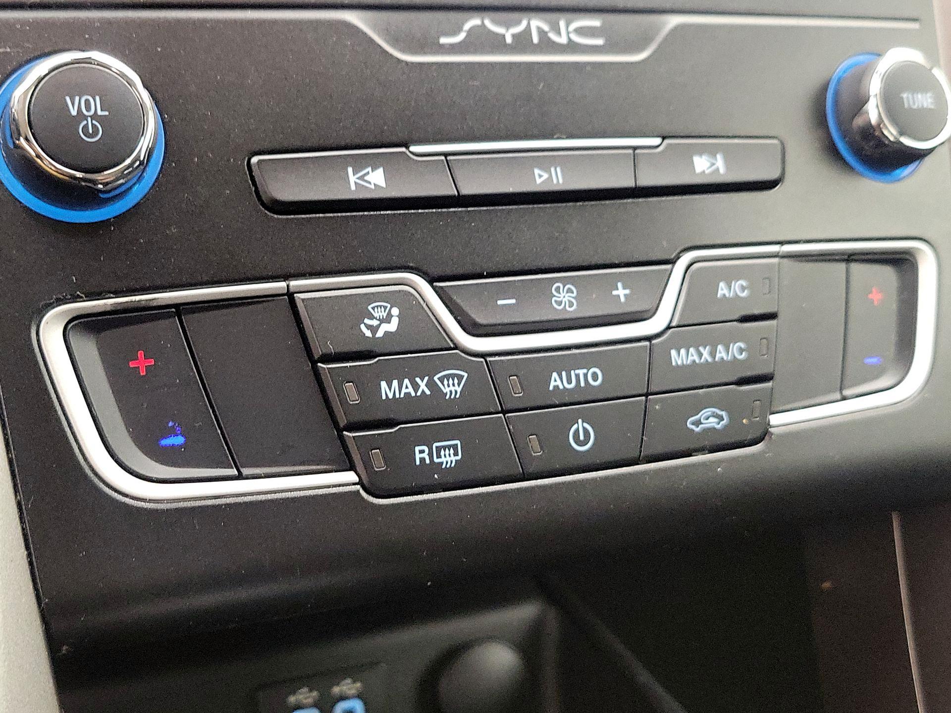 Thumbnail: 2019 Ford Fusion - 17