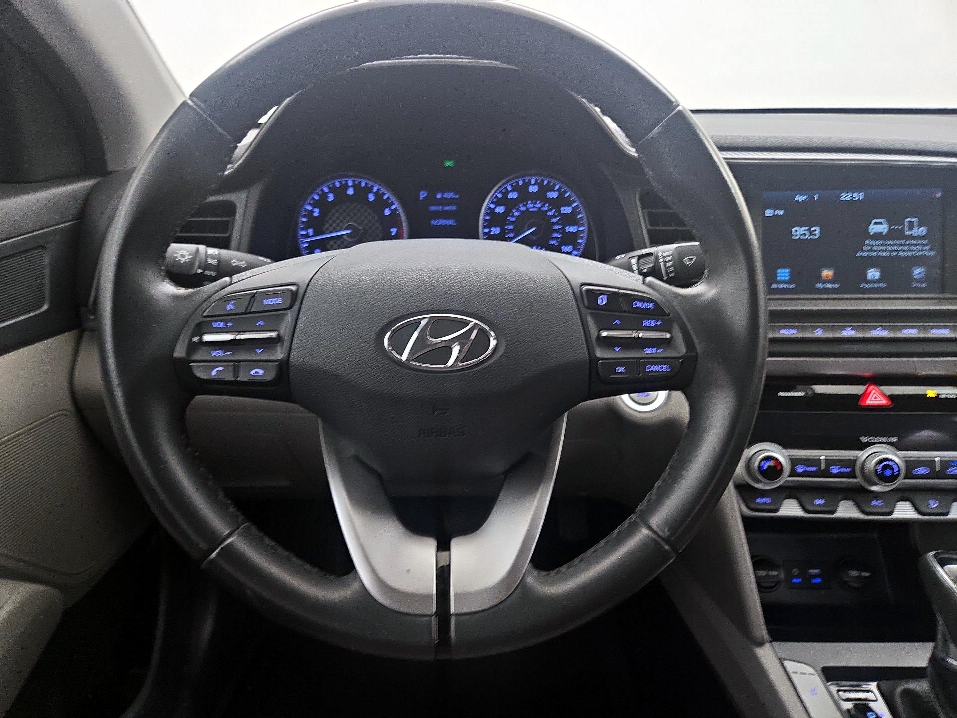 Thumbnail: 2020 Hyundai Elantra - 10