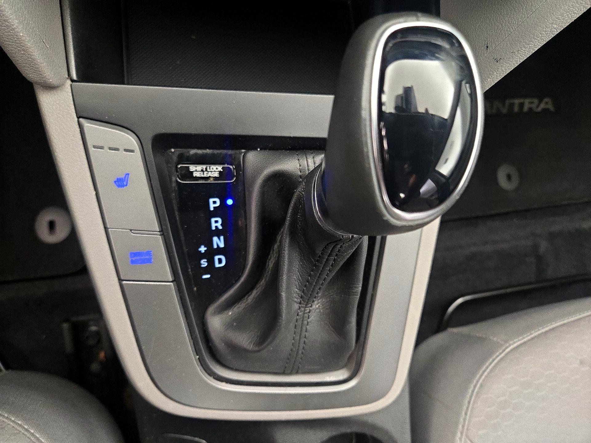 Thumbnail: 2020 Hyundai Elantra - 17