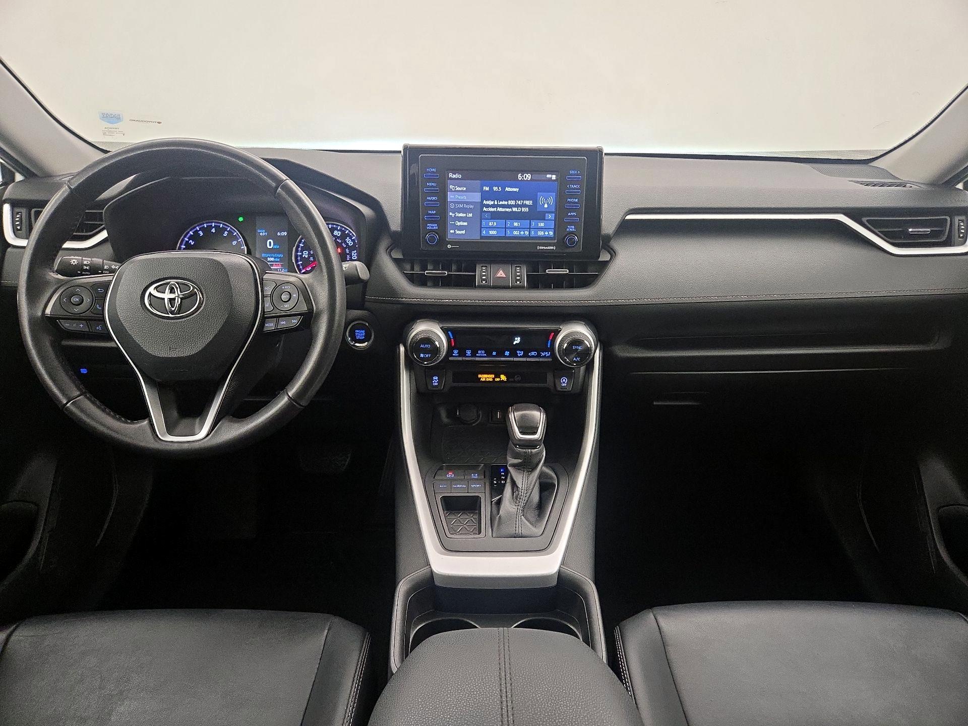 Thumbnail: 2021 Toyota RAV4 - 9