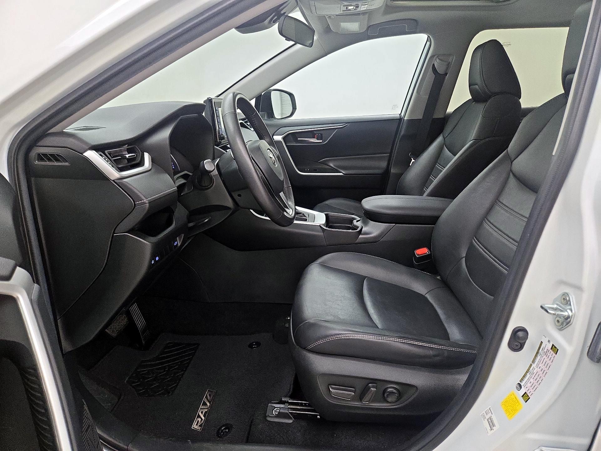 Thumbnail: 2021 Toyota RAV4 - 11