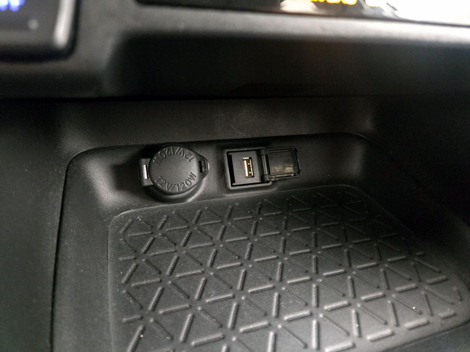 Thumbnail: 2021 Toyota RAV4 - 18