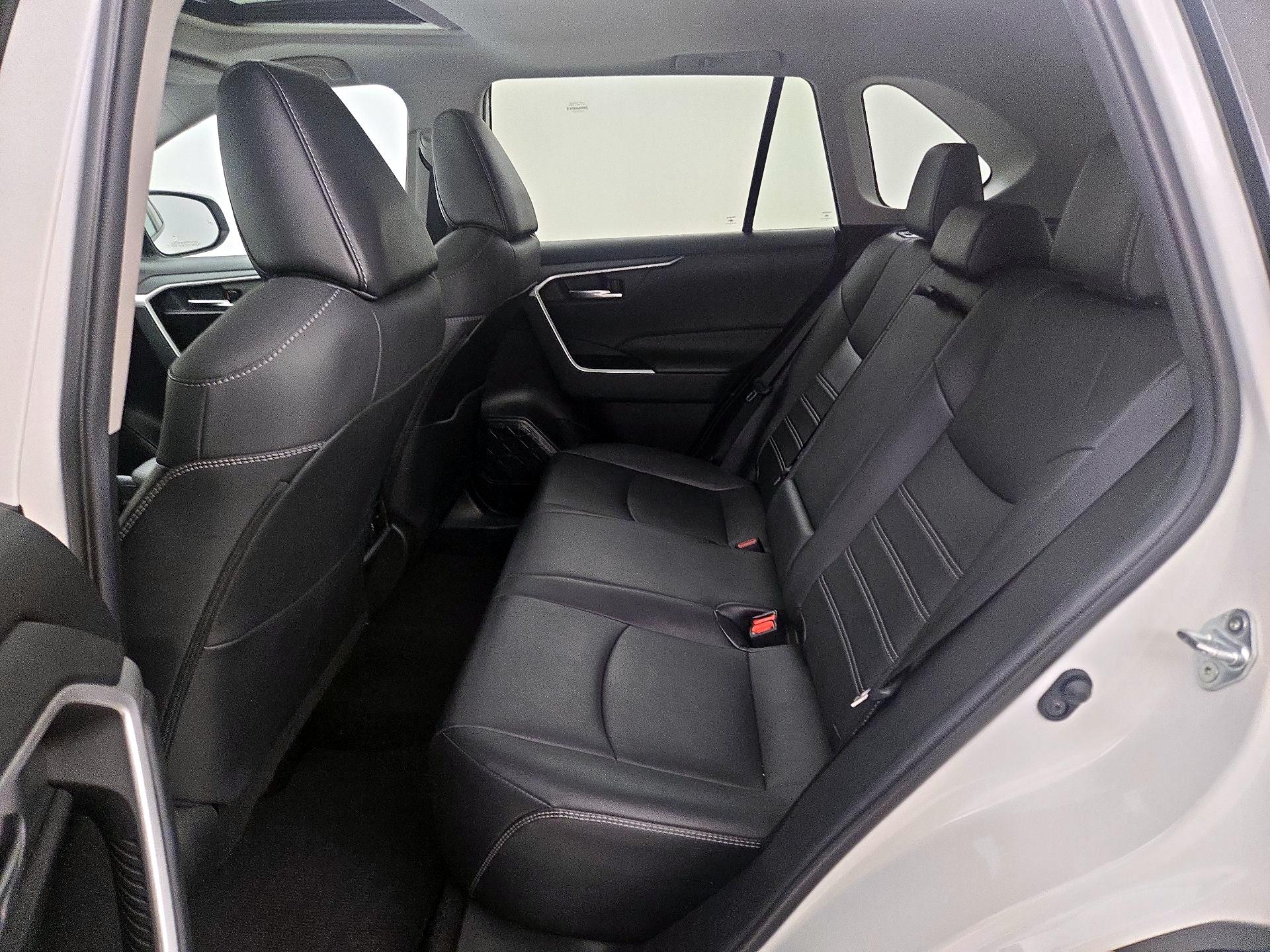 Thumbnail: 2021 Toyota RAV4 - 20