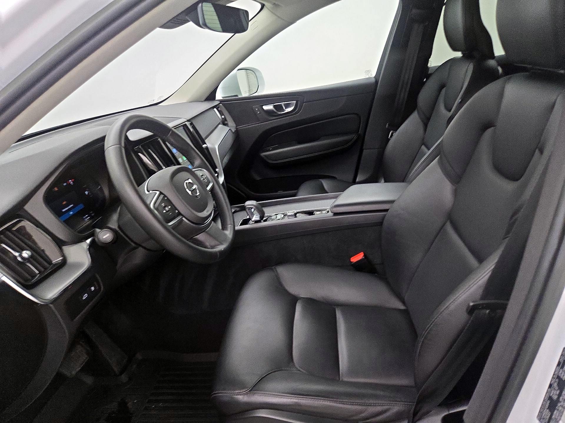 Thumbnail: 2023 Volvo XC60 - 11