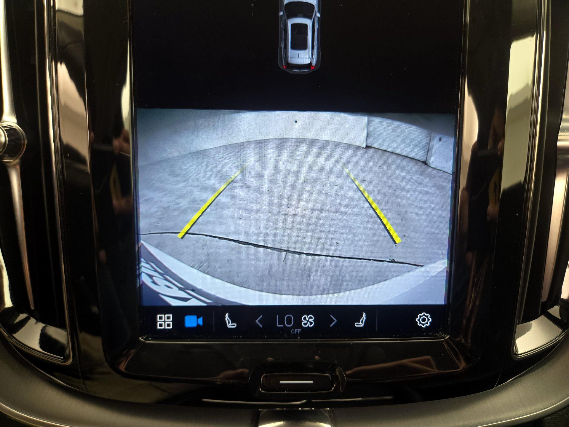 Thumbnail: 2023 Volvo XC60 - 14