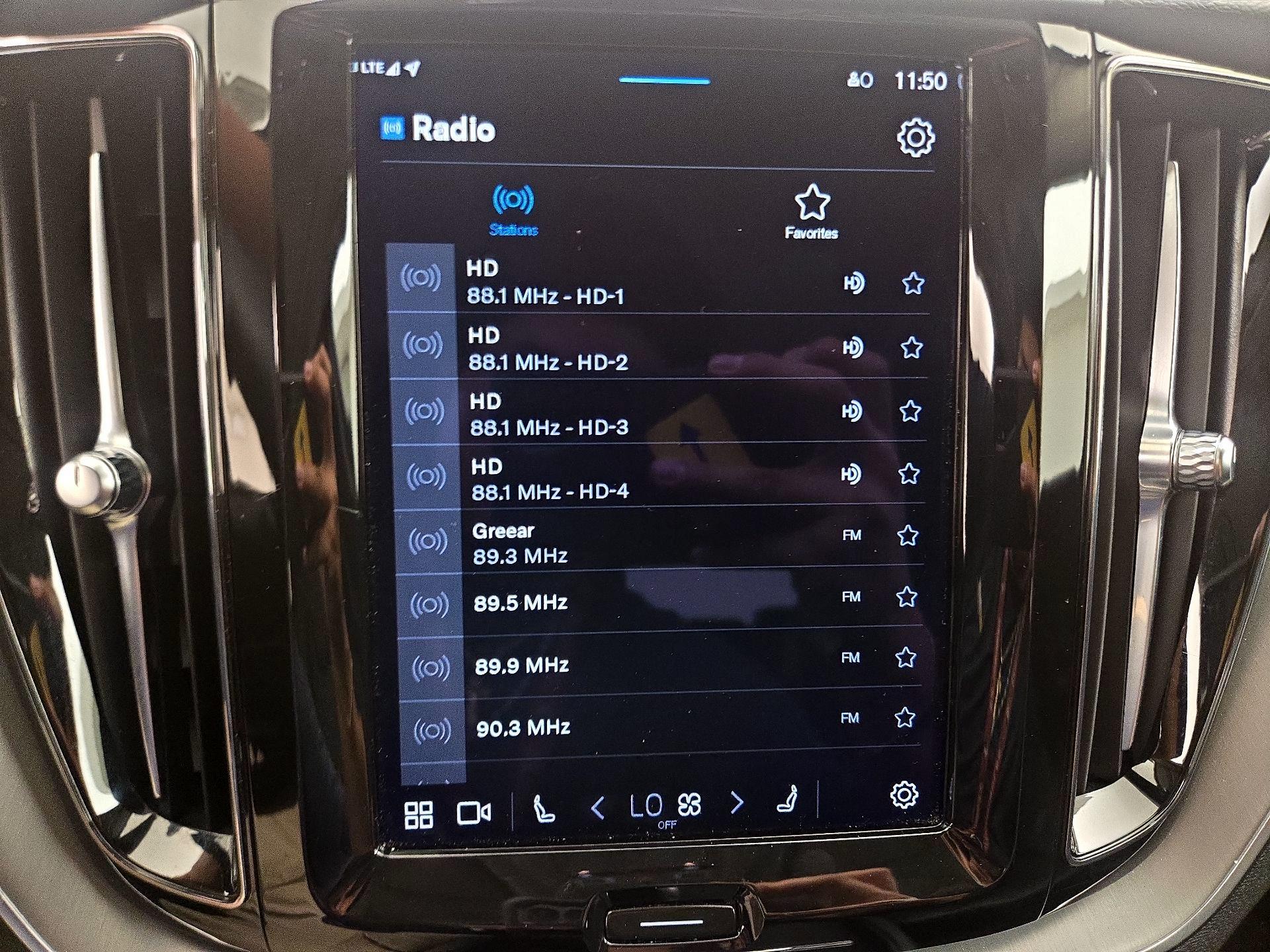 Thumbnail: 2023 Volvo XC60 - 15