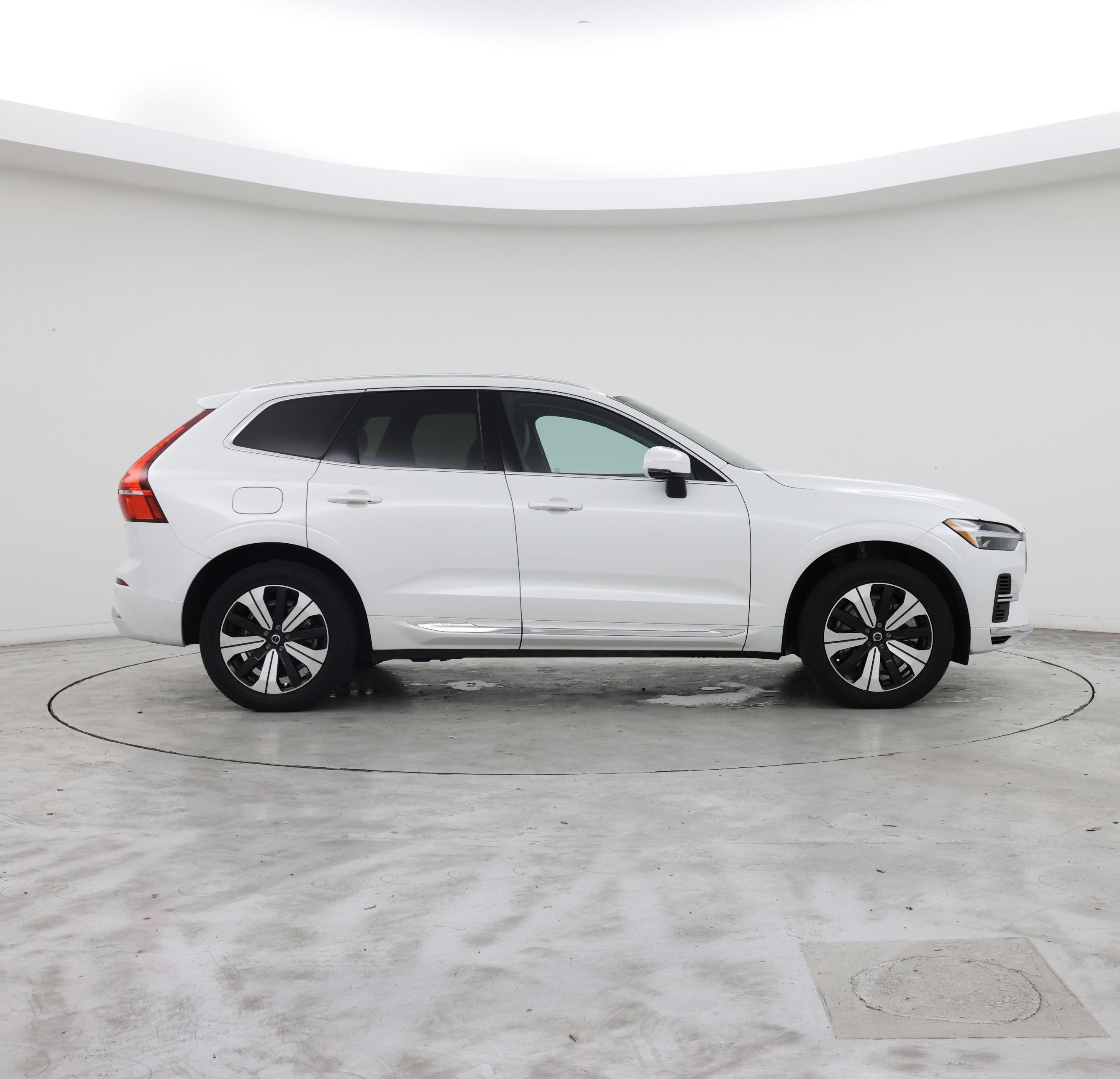 Thumbnail: 2023 Volvo XC60 - 7