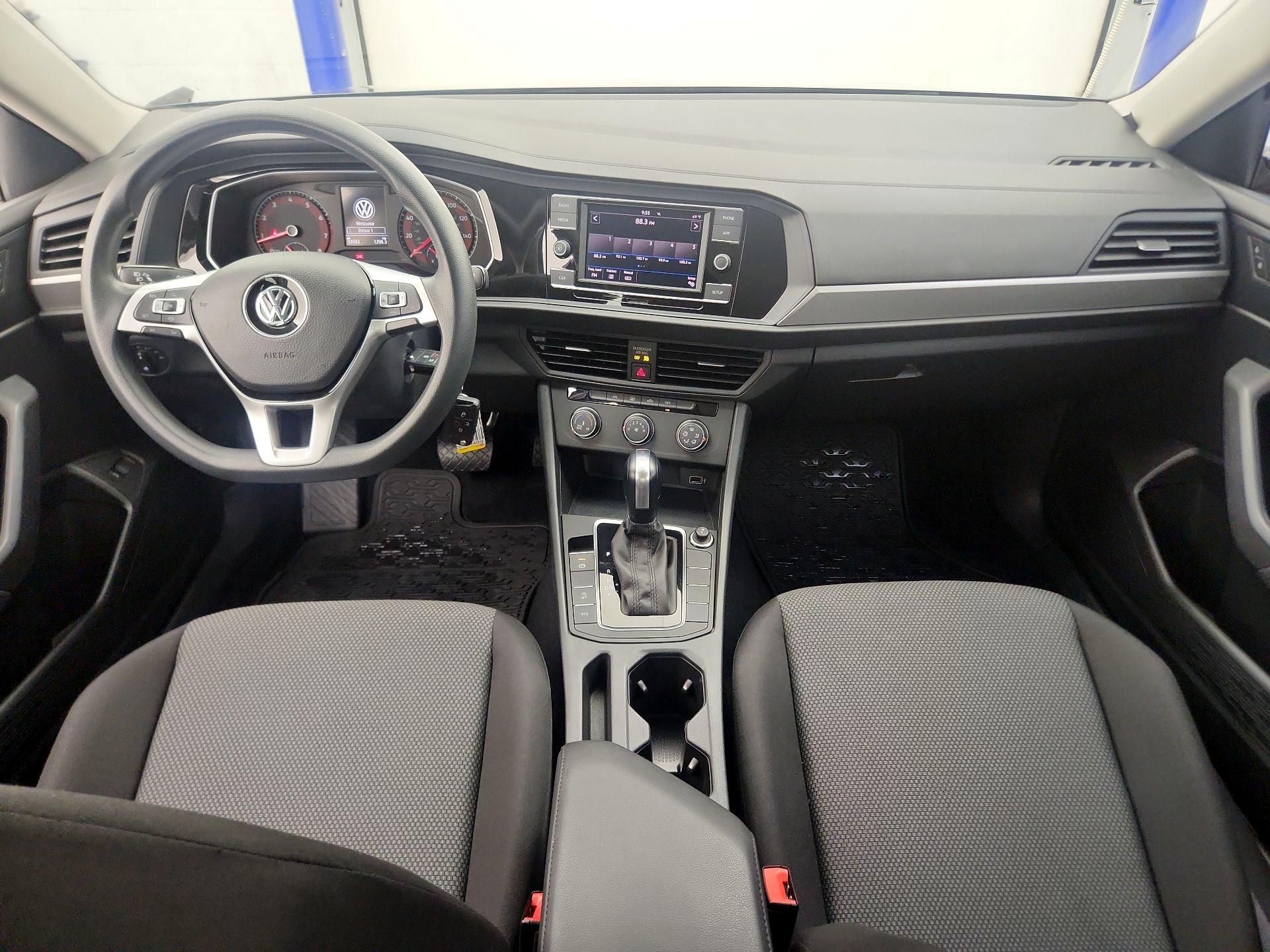 Thumbnail: 2019 Volkswagen Jetta - 9