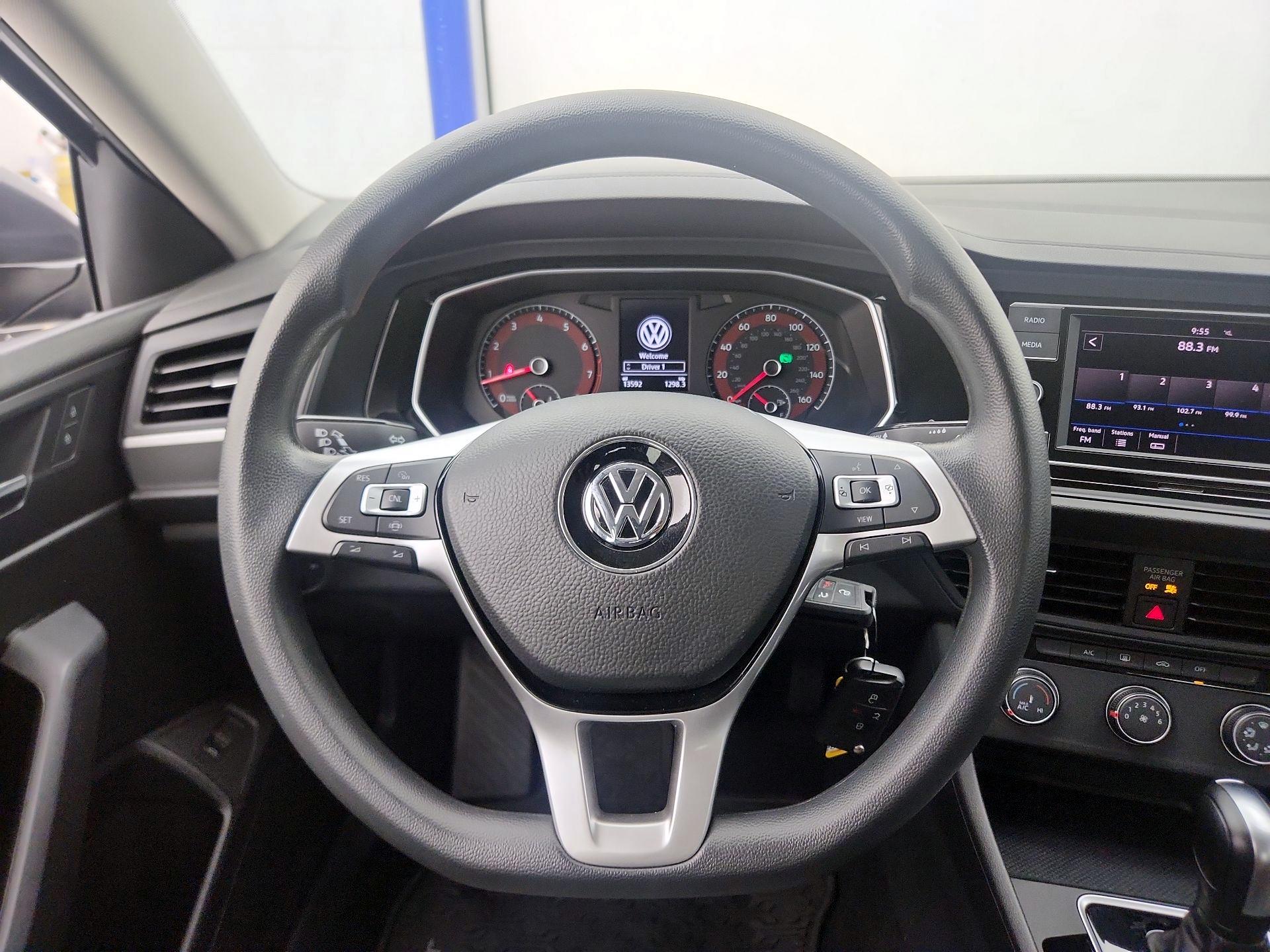 Thumbnail: 2019 Volkswagen Jetta - 10