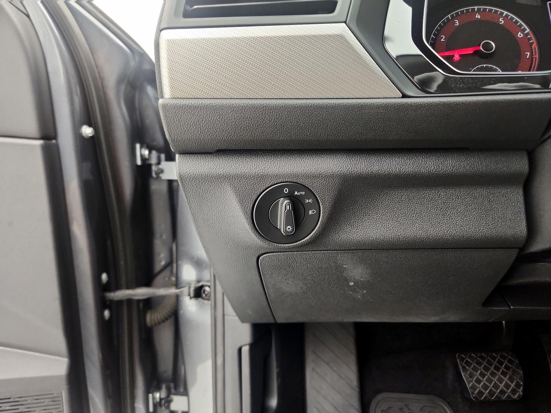 Thumbnail: 2019 Volkswagen Jetta - 13