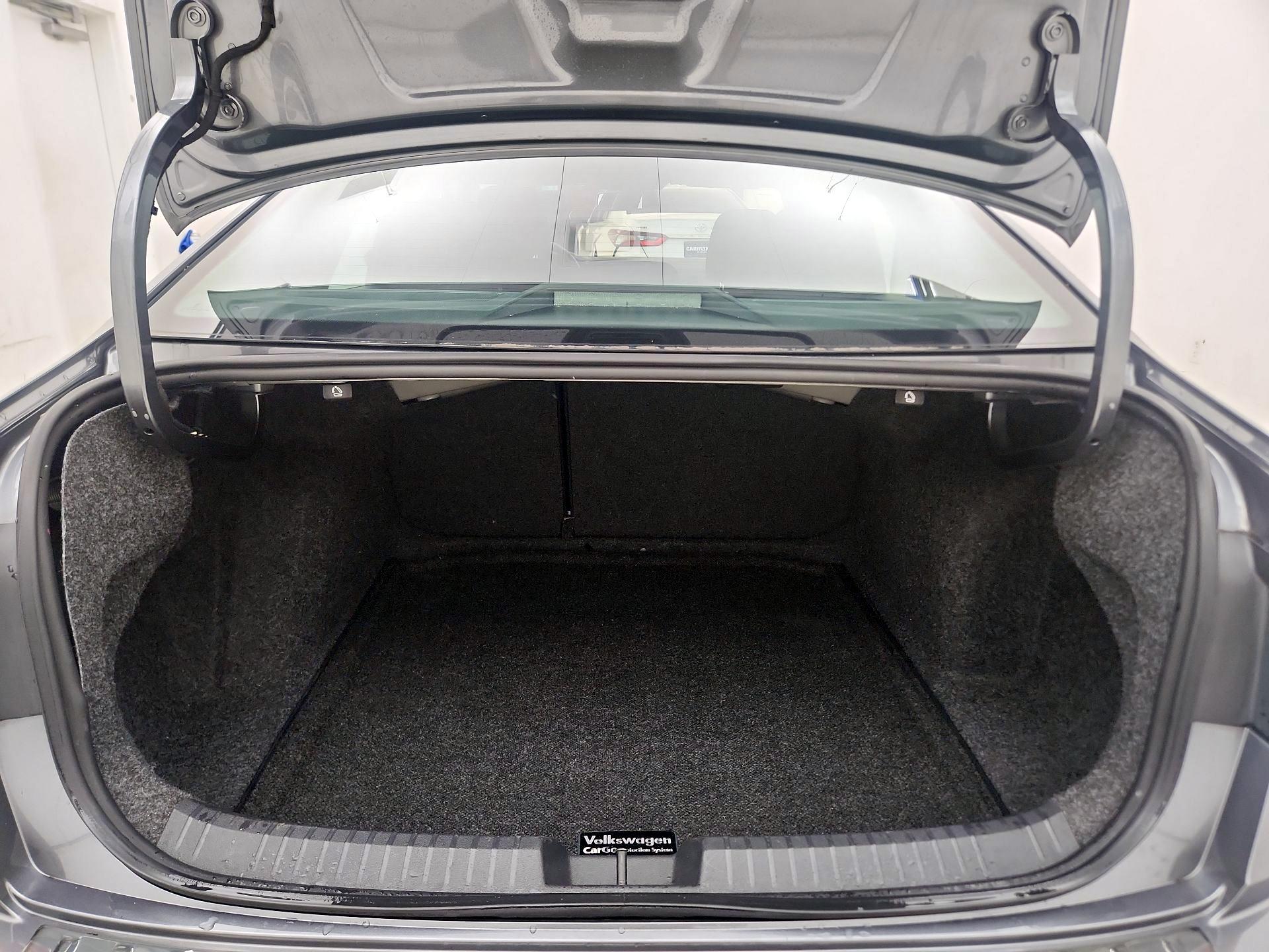 Thumbnail: 2019 Volkswagen Jetta - 20