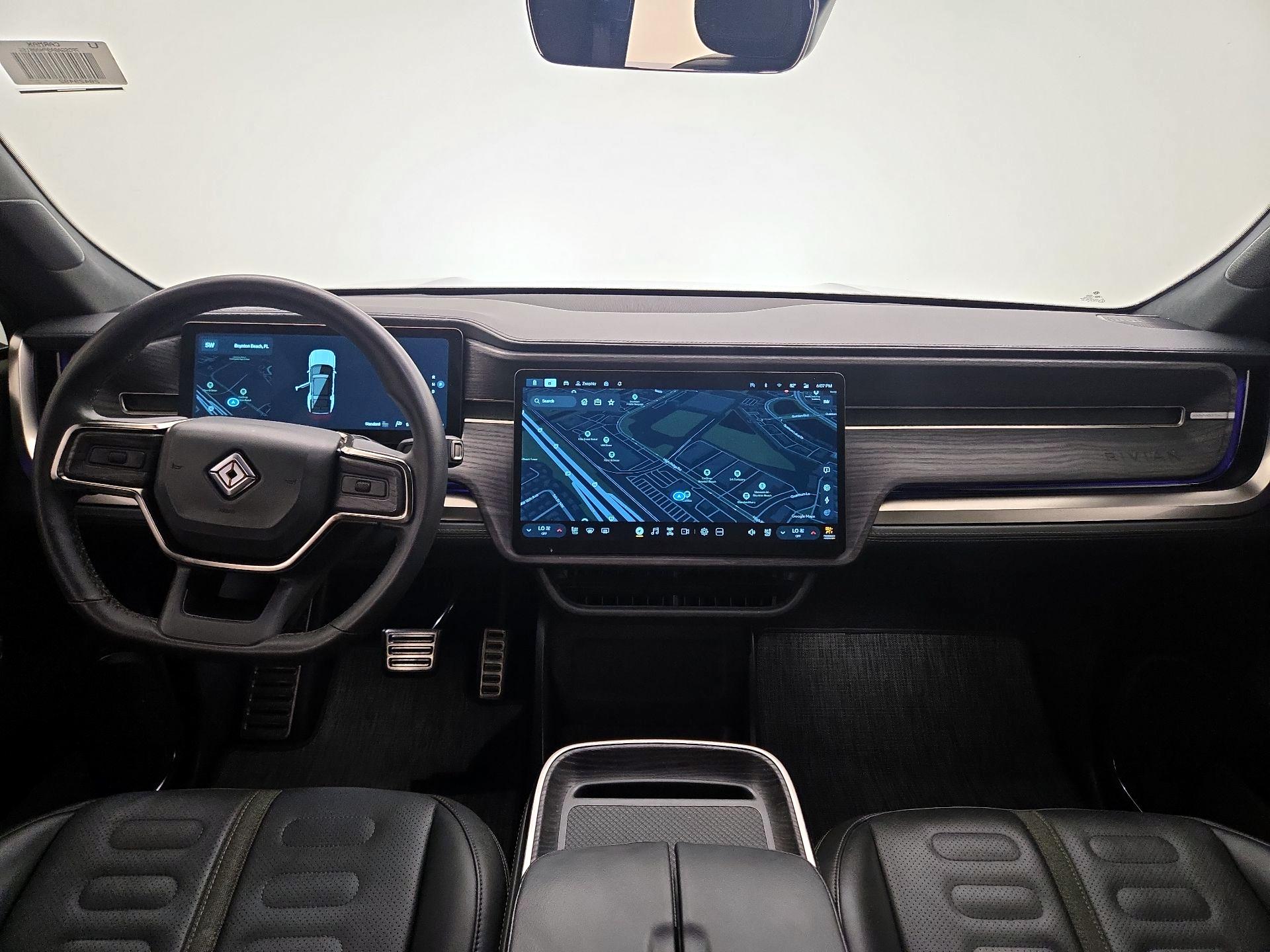 Thumbnail: 2023 Rivian R1S - 9