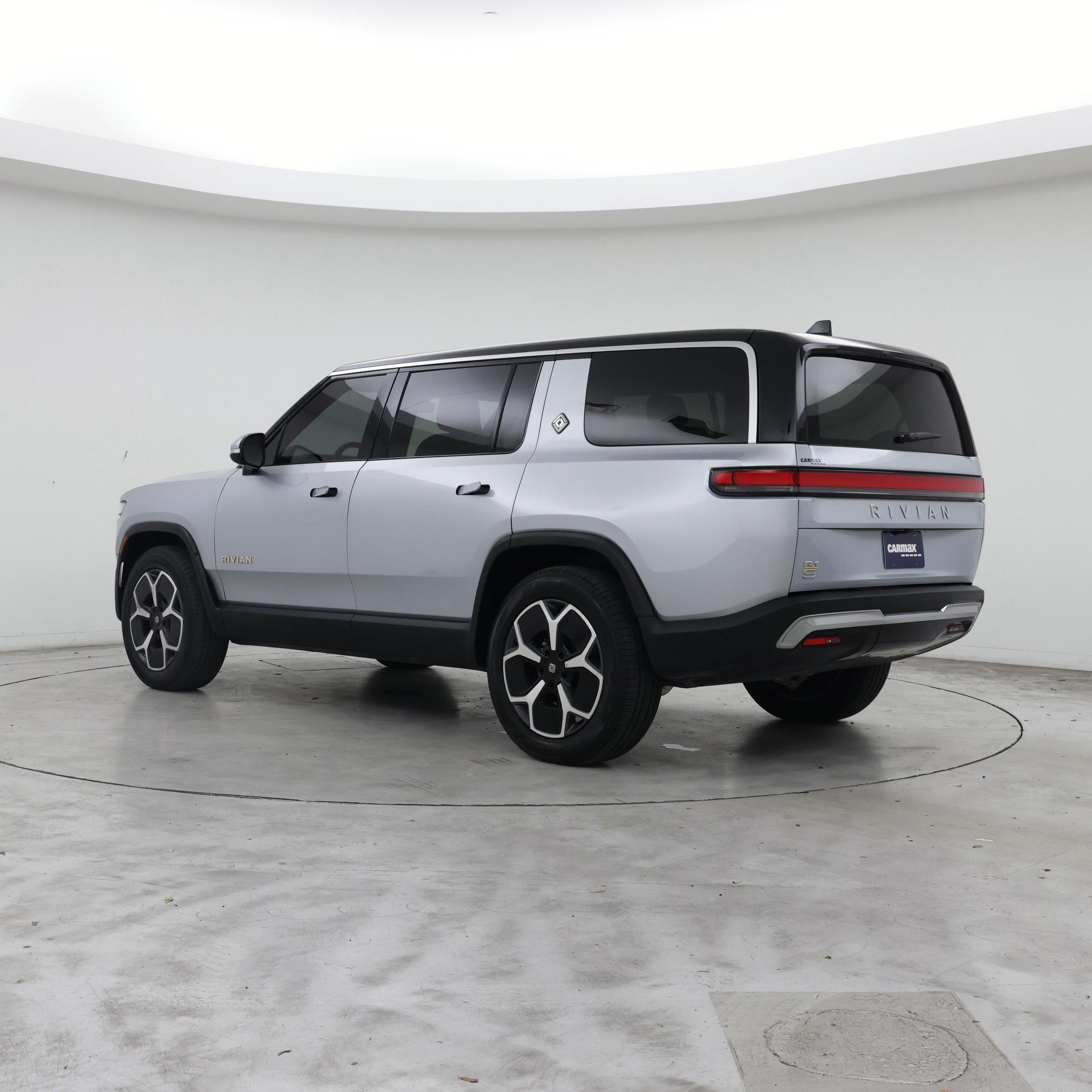 Thumbnail: 2023 Rivian R1S - 2