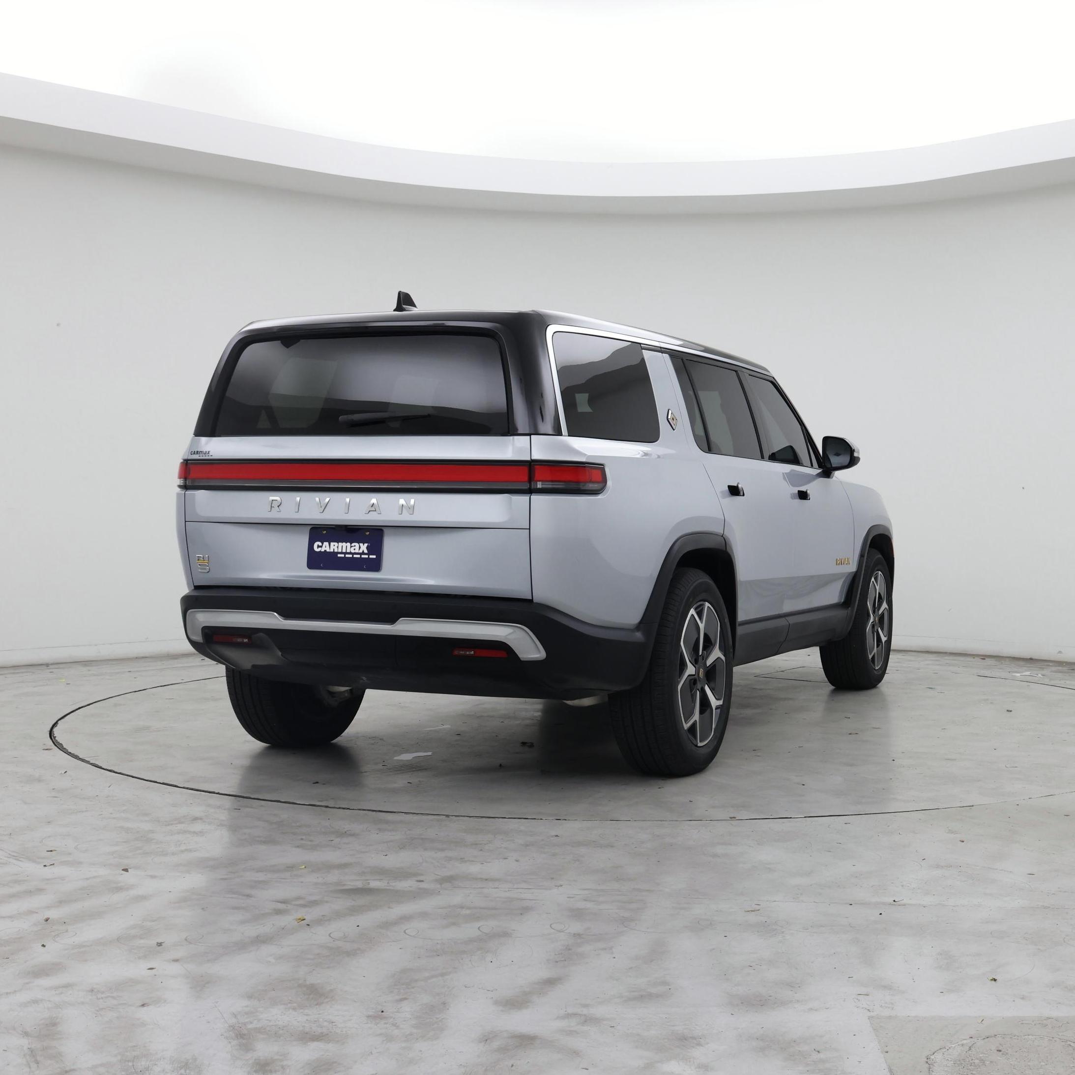 Thumbnail: 2023 Rivian R1S - 8