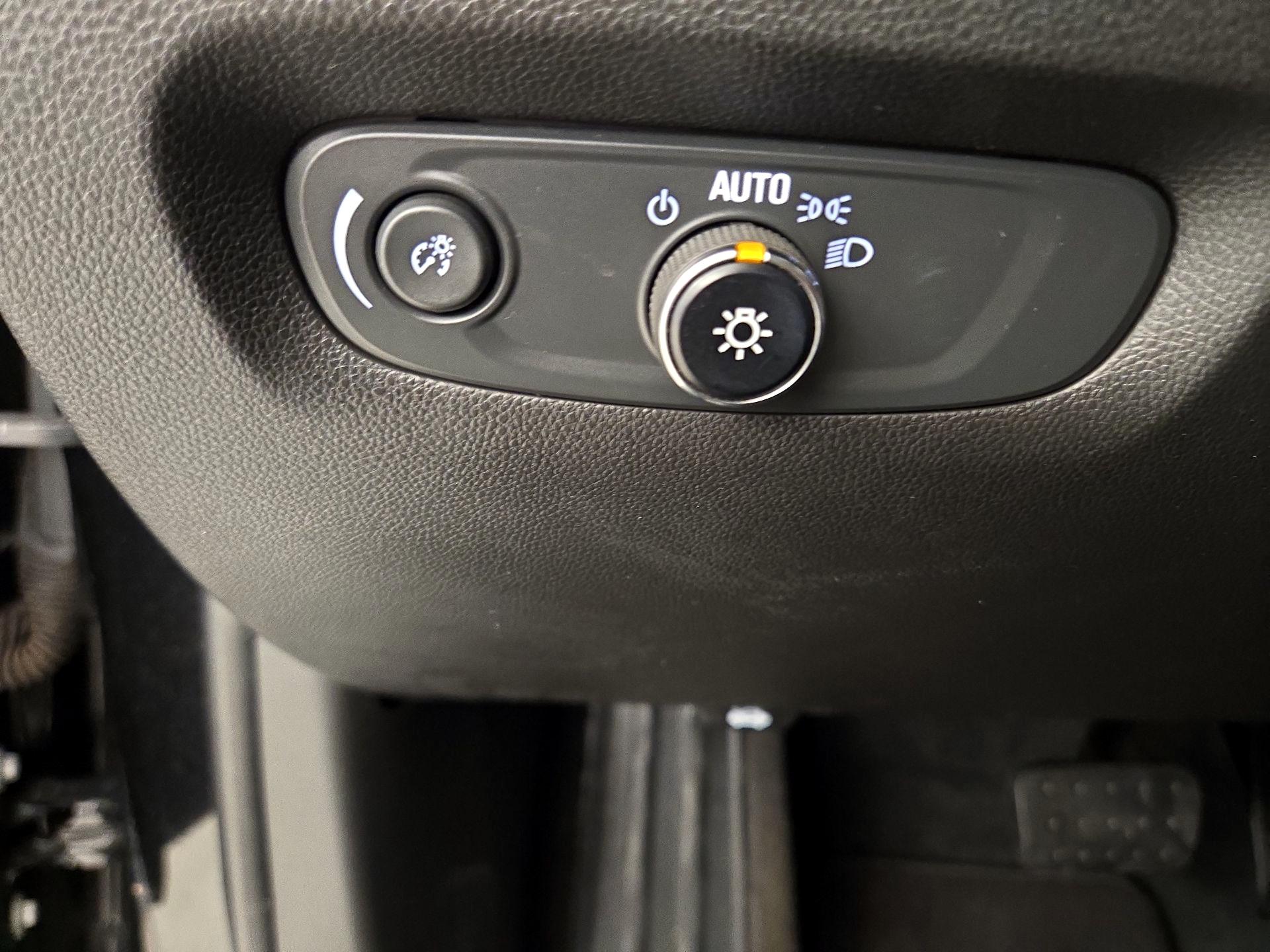 Thumbnail: 2021 Chevrolet Traverse - 13