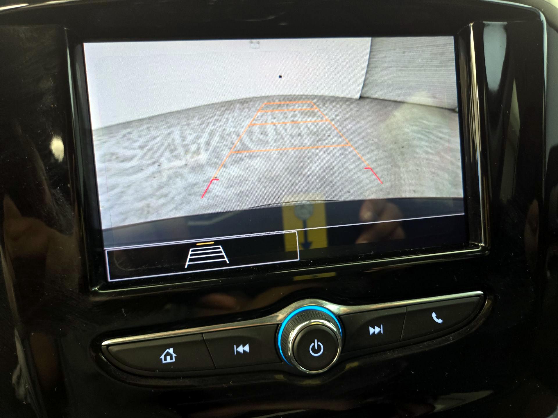 Thumbnail: 2021 Chevrolet Traverse - 14