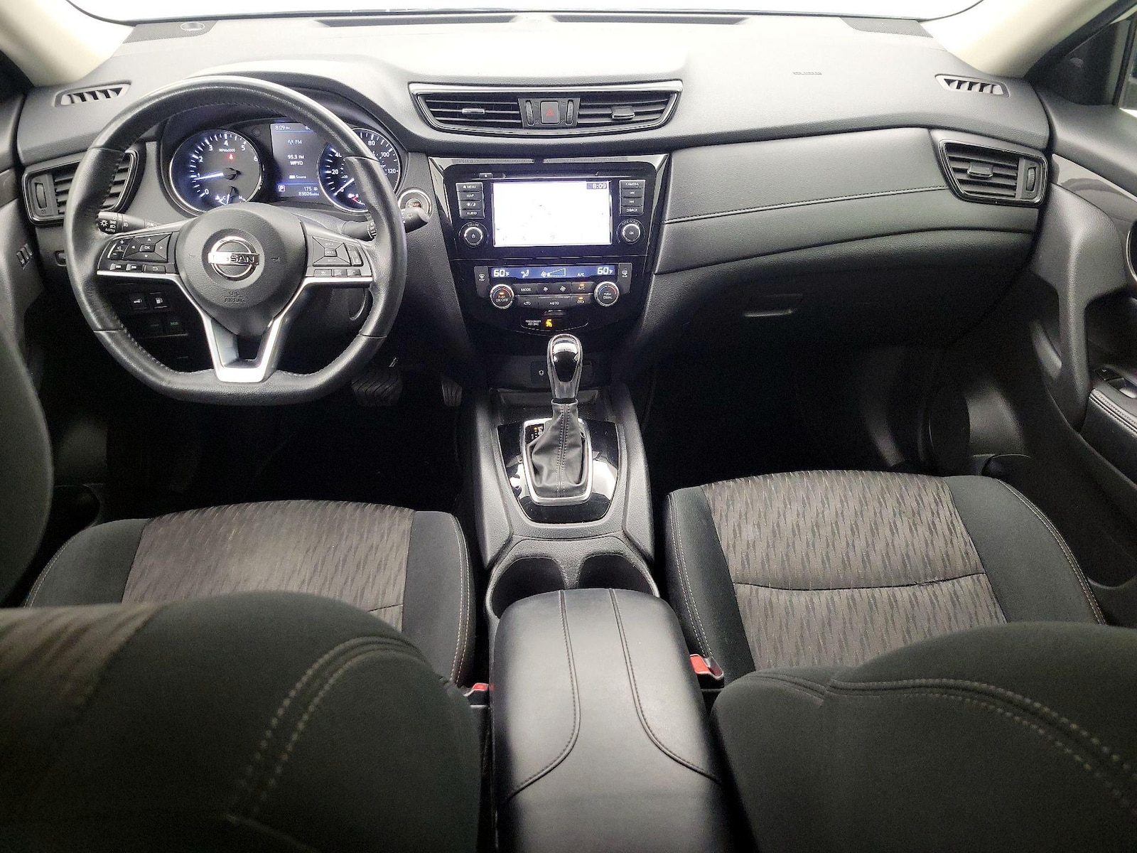 2018 Nissan Rogue SV - Photo 10
