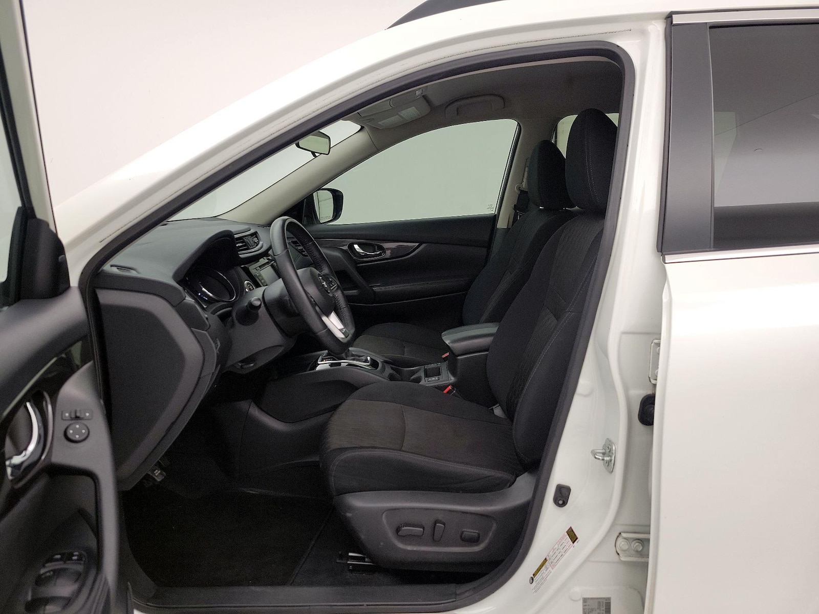 2018 Nissan Rogue SV - Photo 12
