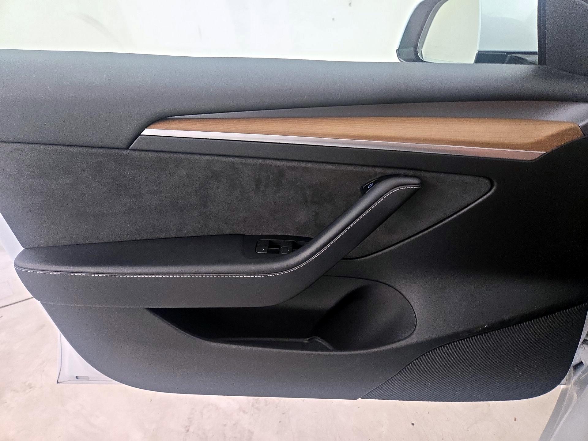 Thumbnail: 2023 Tesla Model 3 - 12