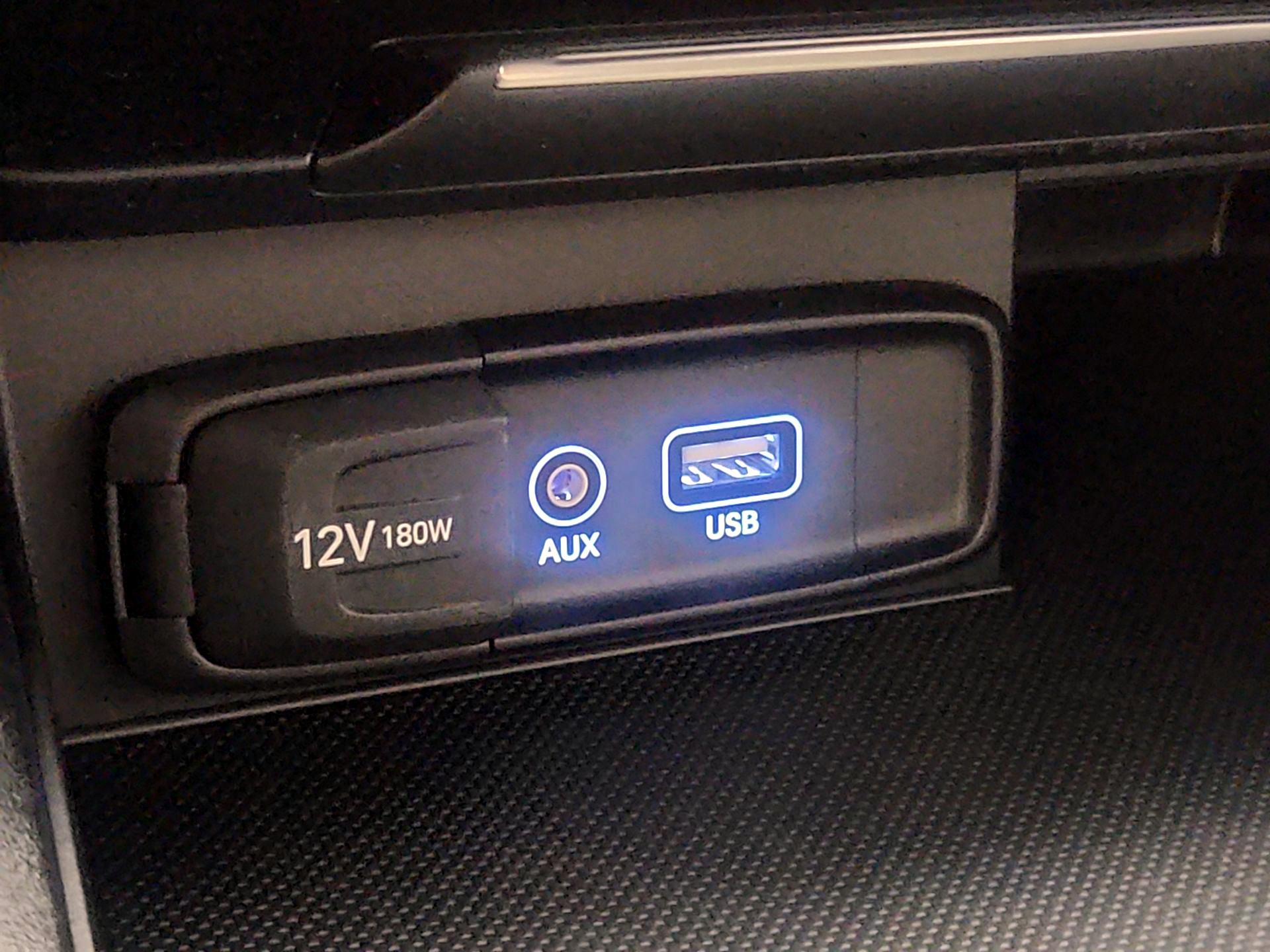 Thumbnail: 2020 Genesis G70 - 18