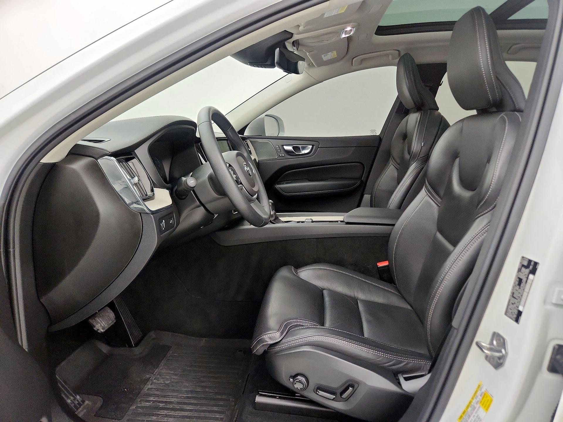Thumbnail: 2021 Volvo XC60 - 11