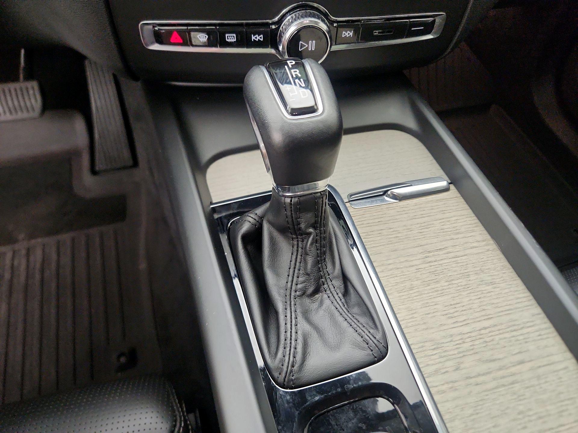 Thumbnail: 2021 Volvo XC60 - 18