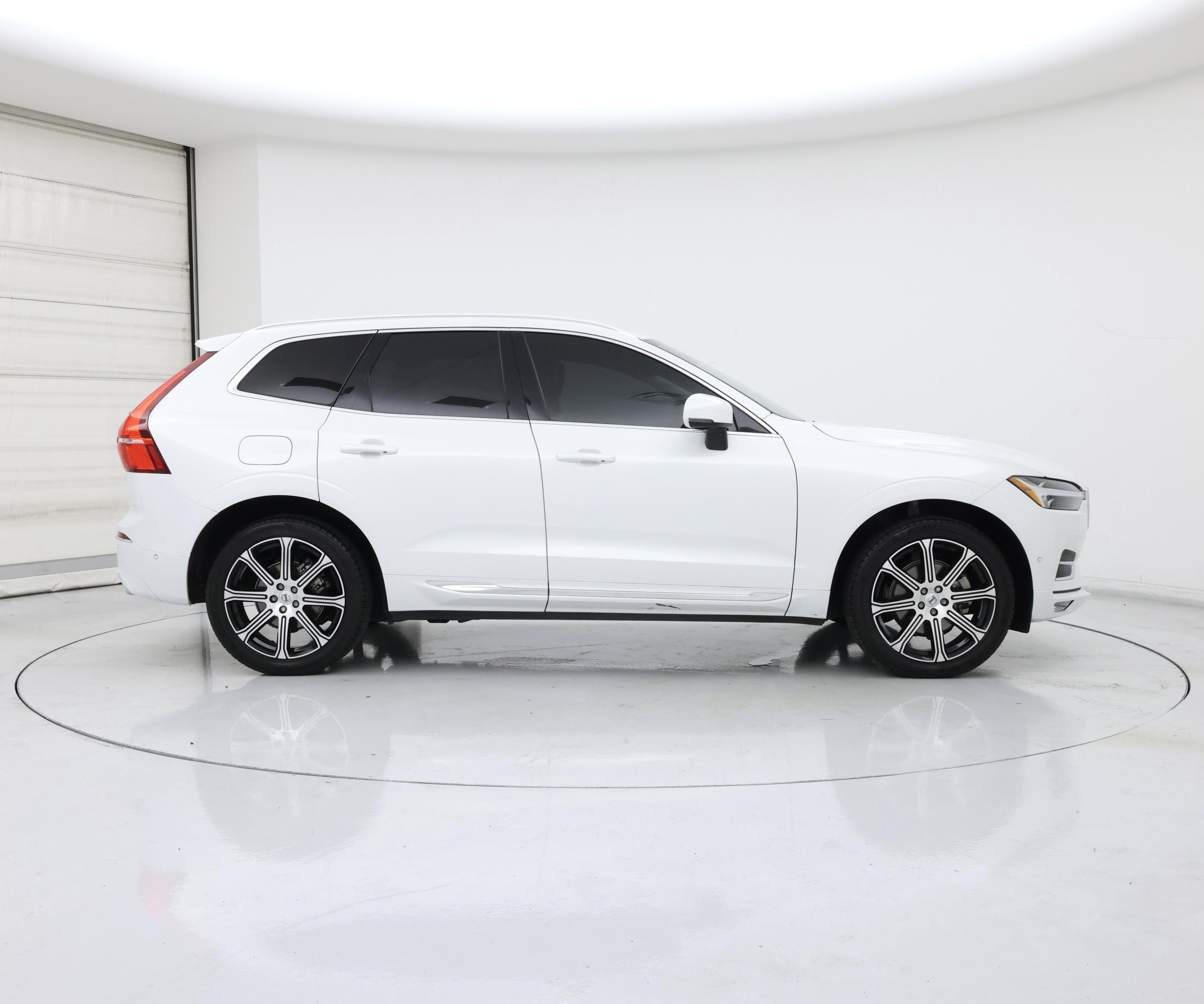 Thumbnail: 2021 Volvo XC60 - 7