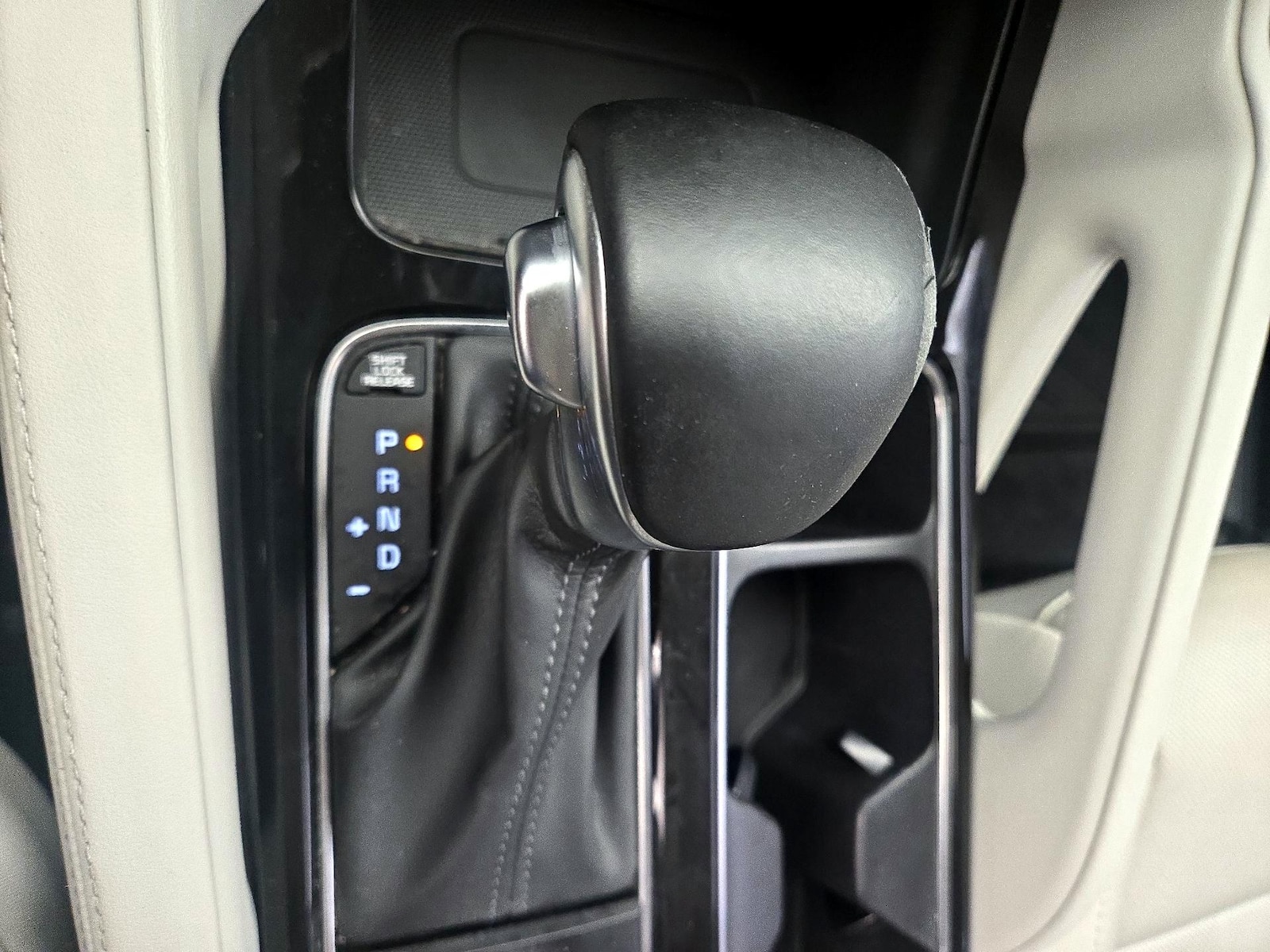 2020 Kia Telluride EX - Photo 19