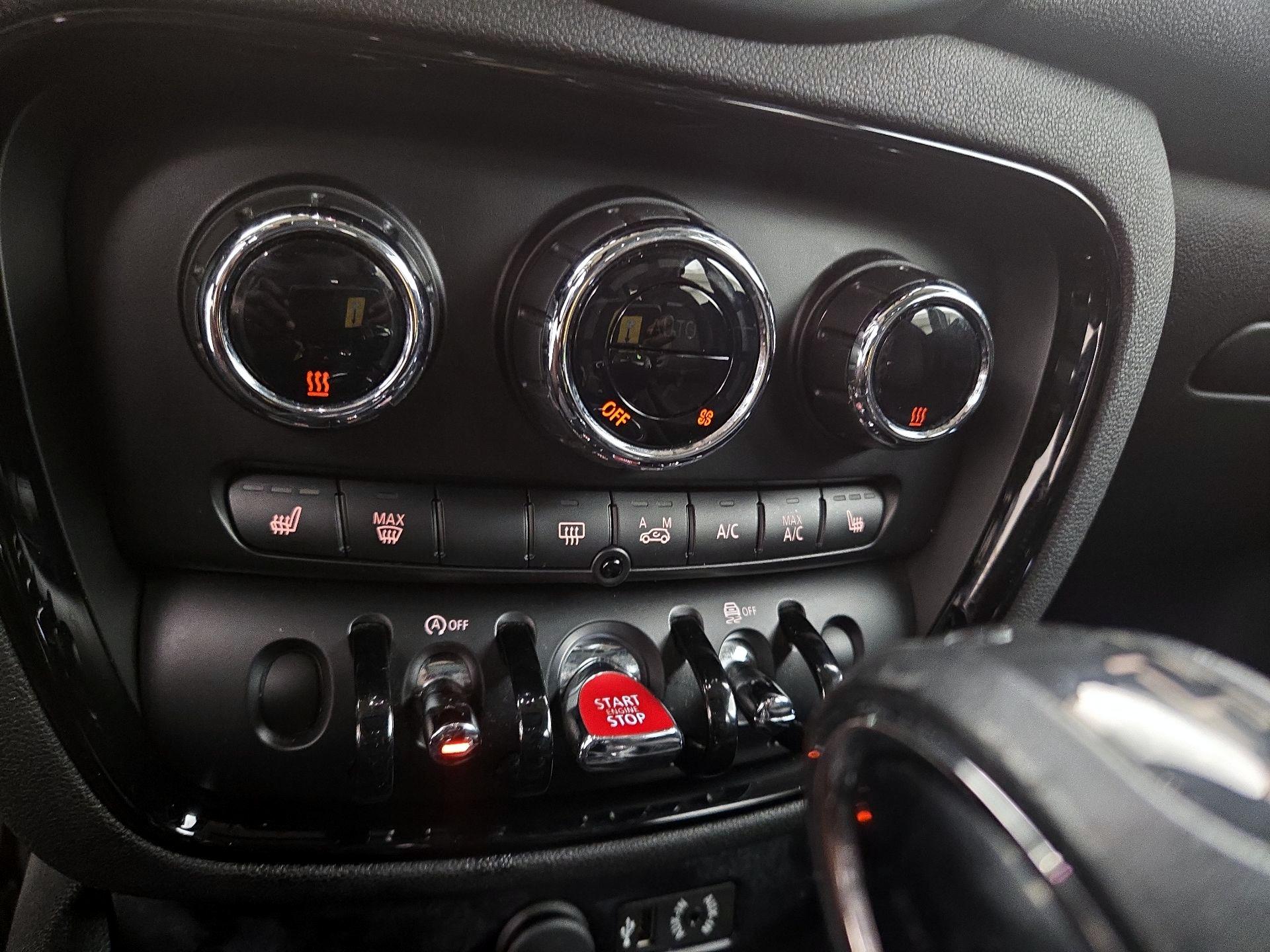 Thumbnail: 2017 MINI Cooper Clubman - 16