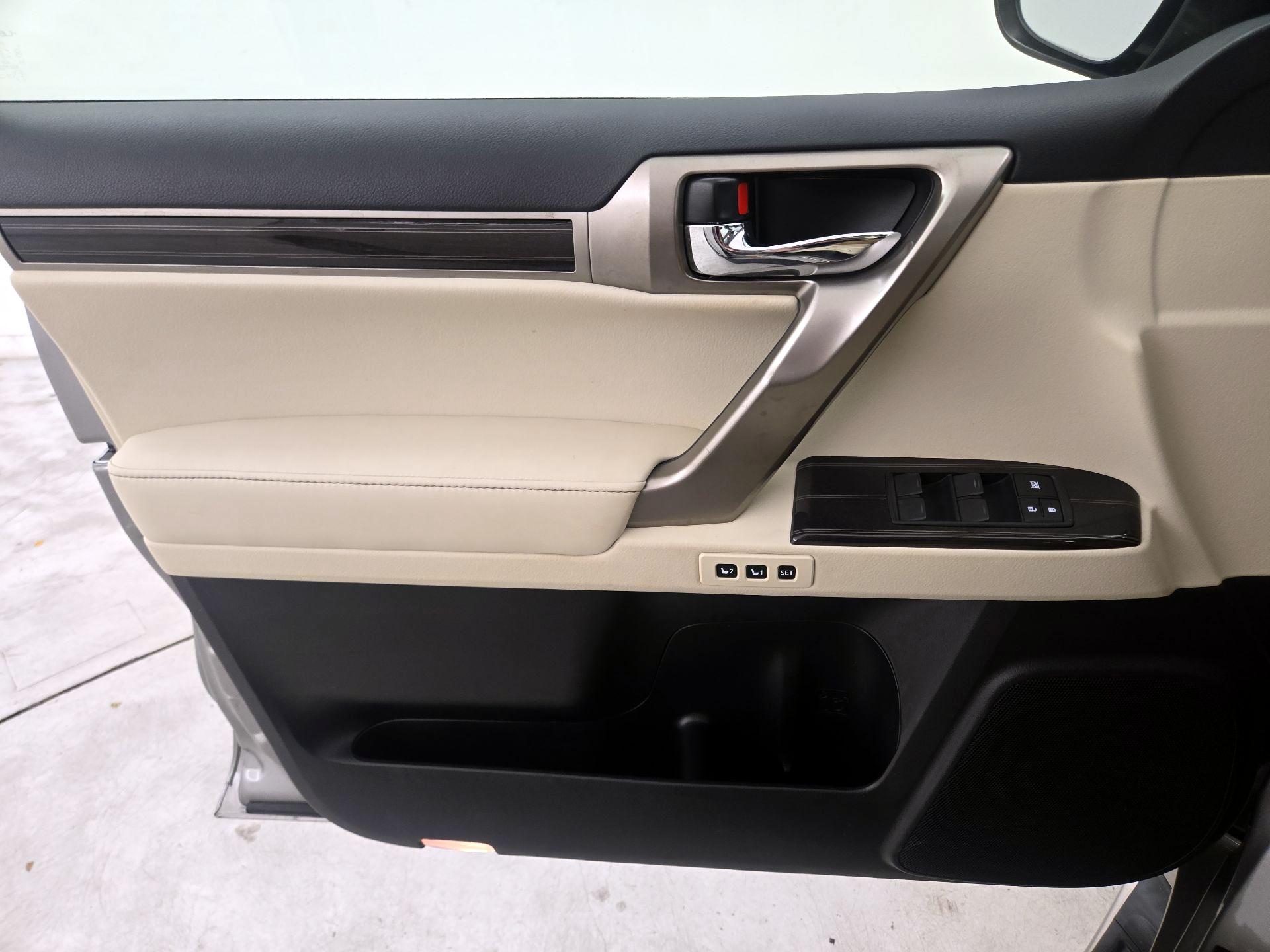 Thumbnail: 2020 Lexus GX - 12