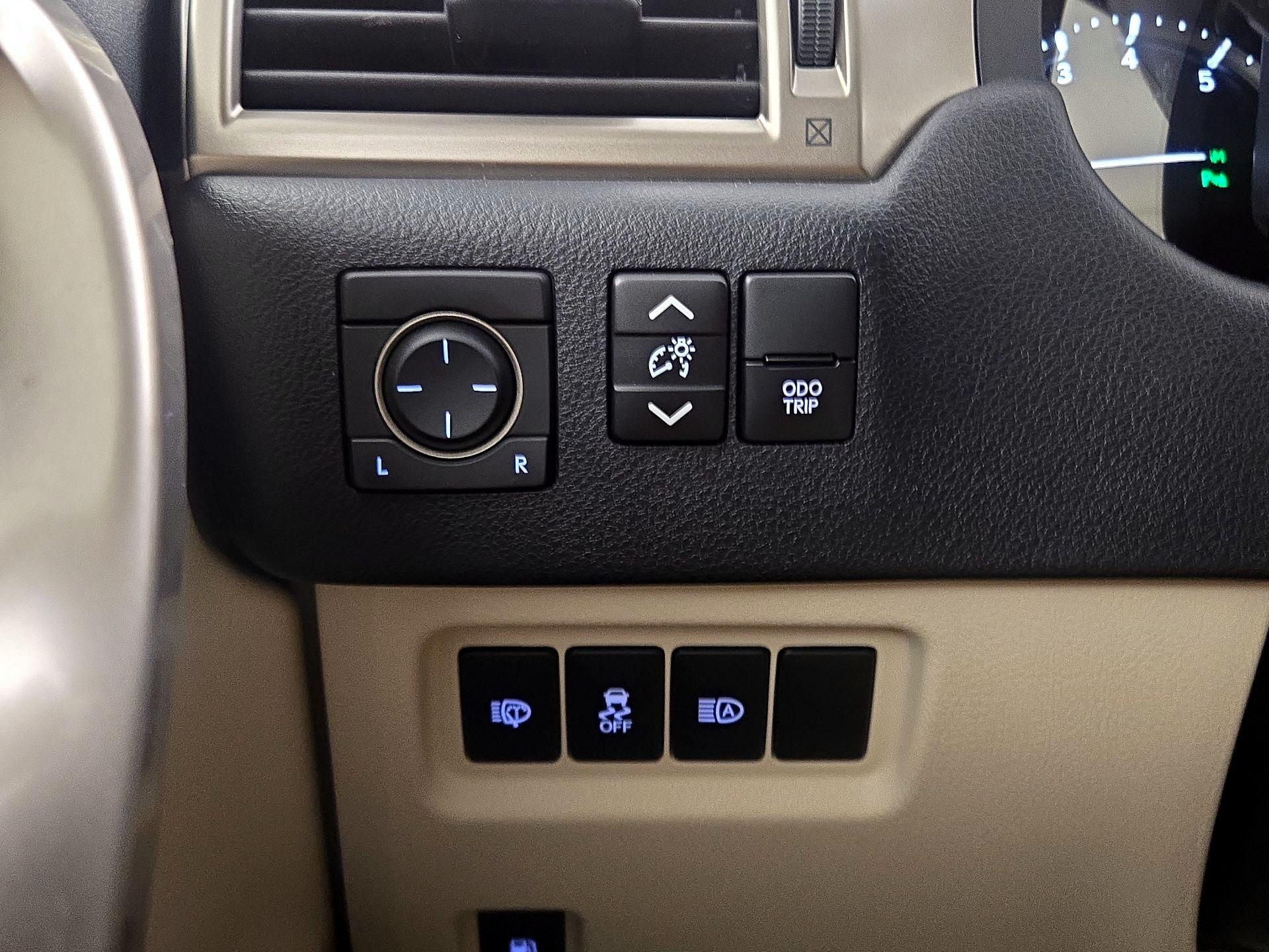 Thumbnail: 2020 Lexus GX - 13