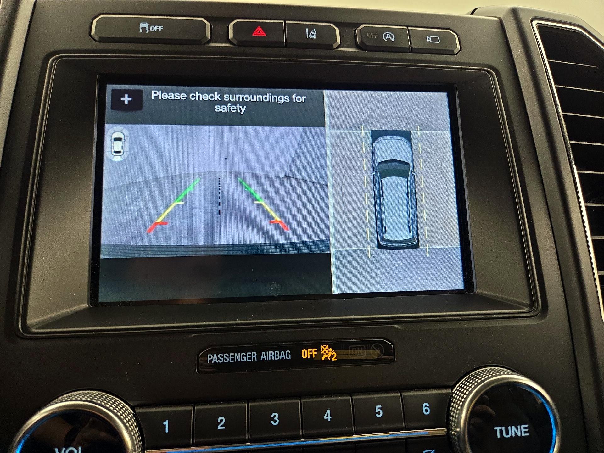 Thumbnail: 2019 Ford Expedition - 15